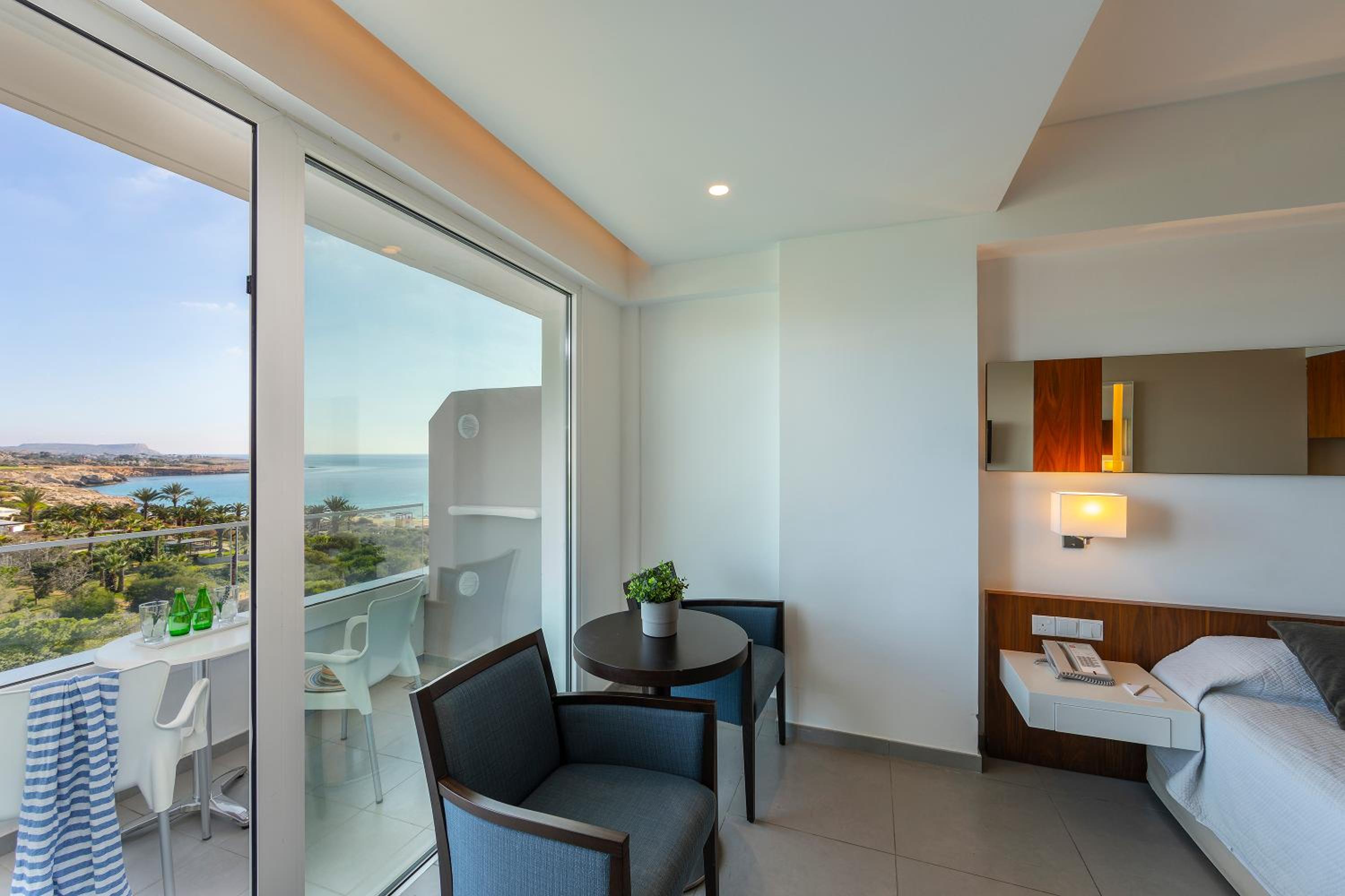 Superior Room with Side Sea View  photo 3