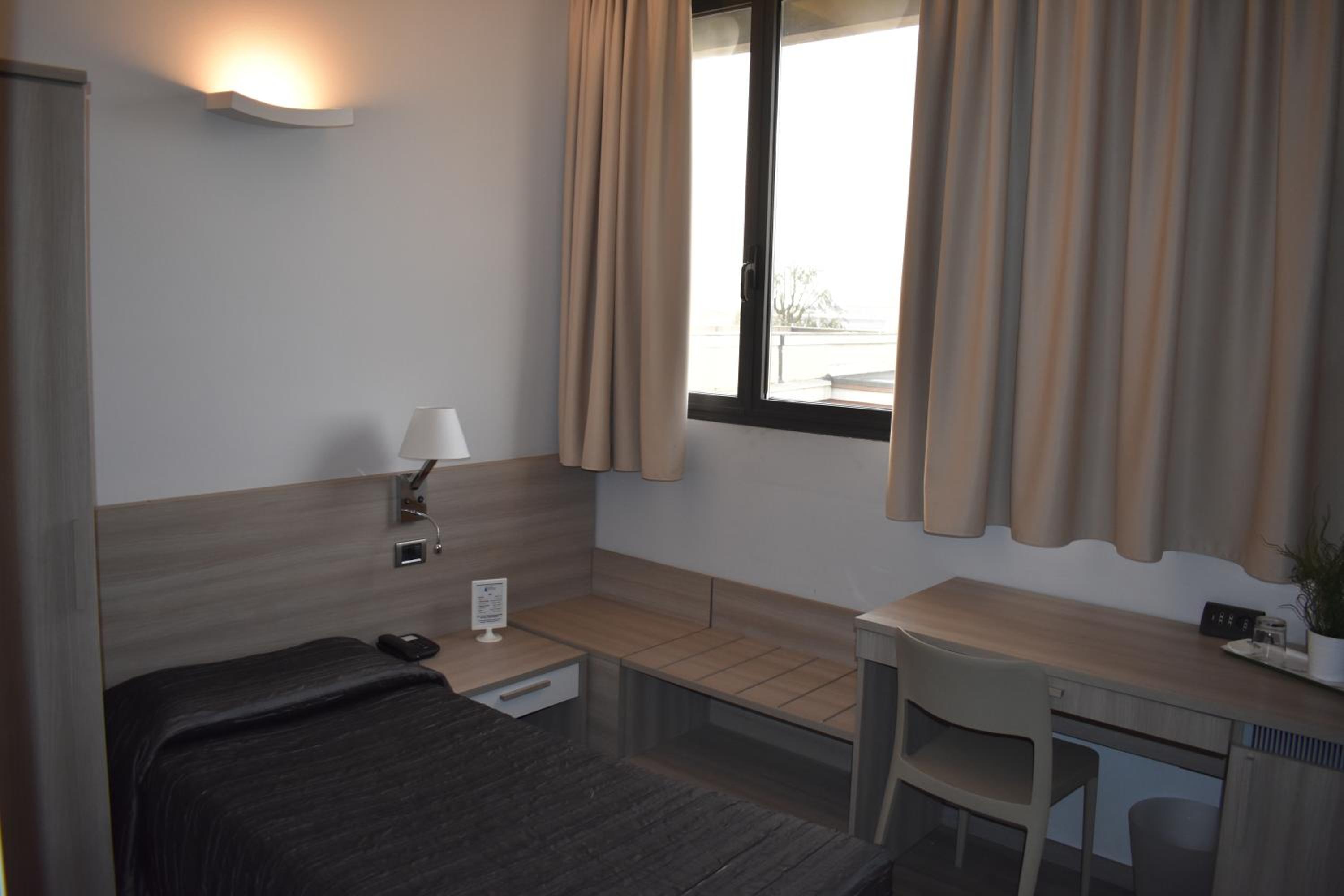 Standard Single Room photo 2