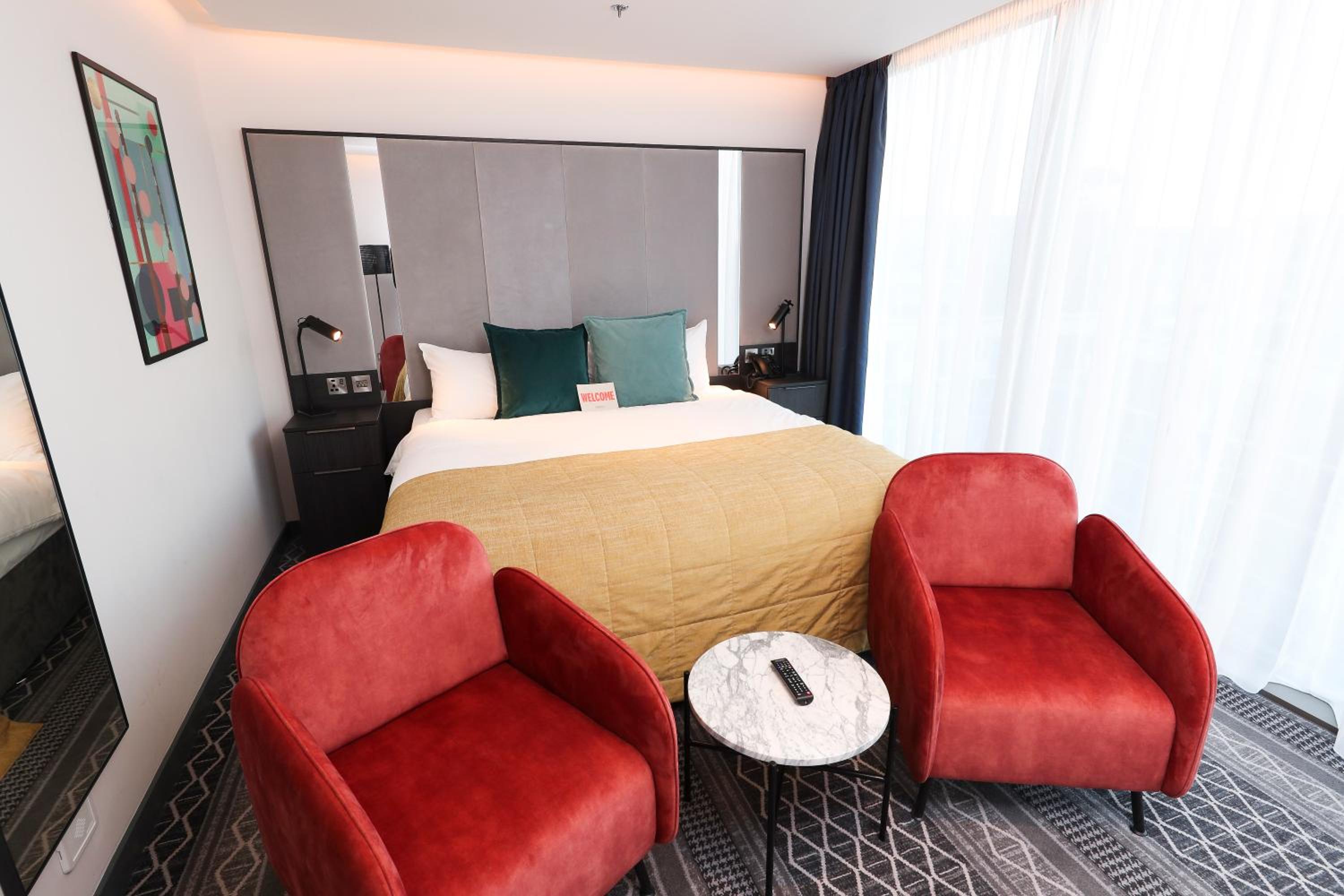 Deluxe Room - Photo 13