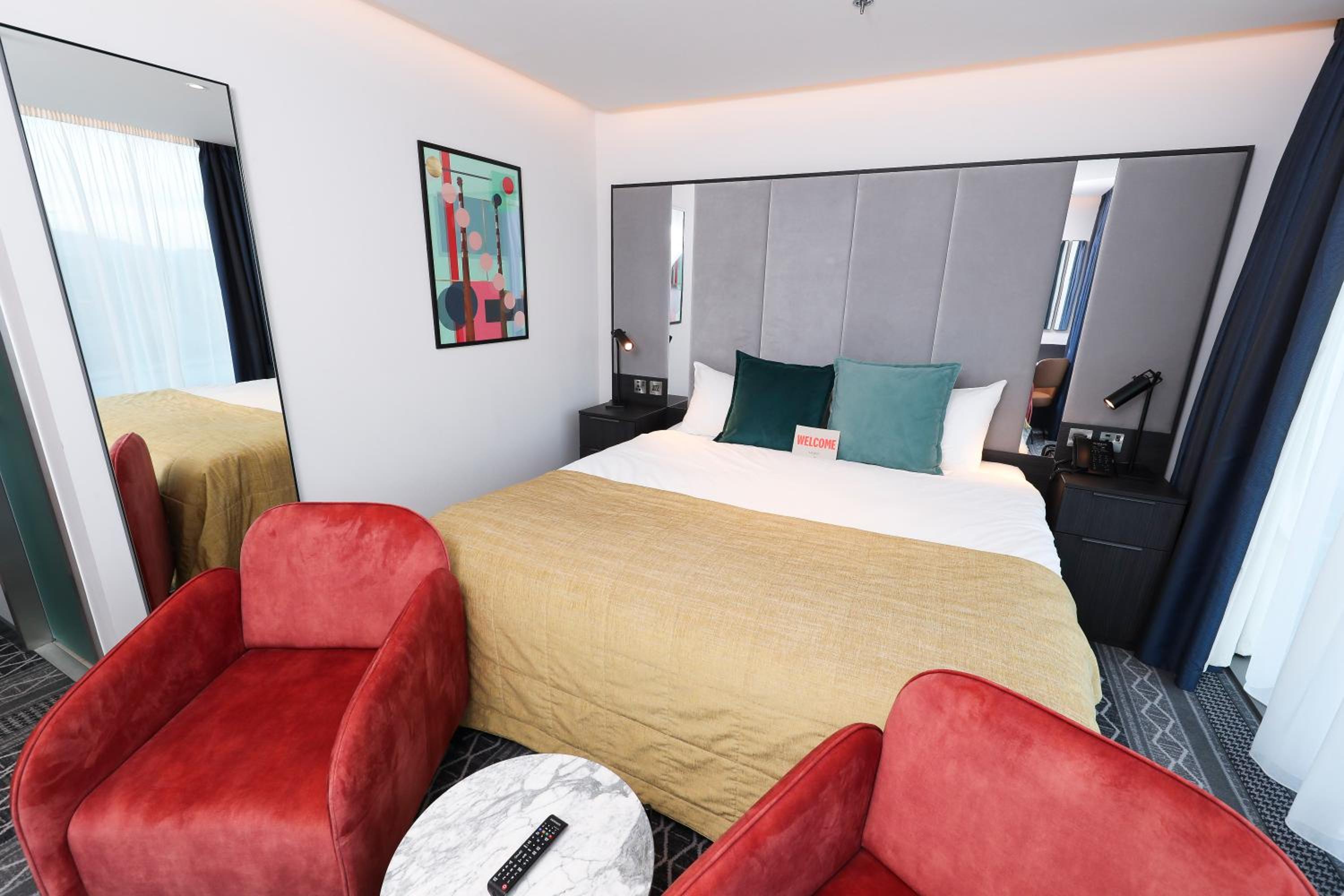 Deluxe Room - Photo 9