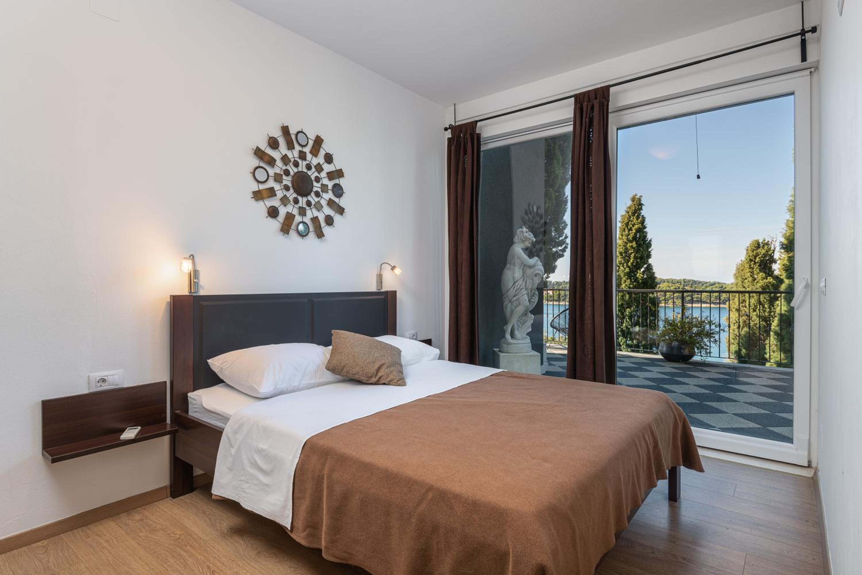 One-Bedroom Apartment with Sea View with Balcony - Ground Floor