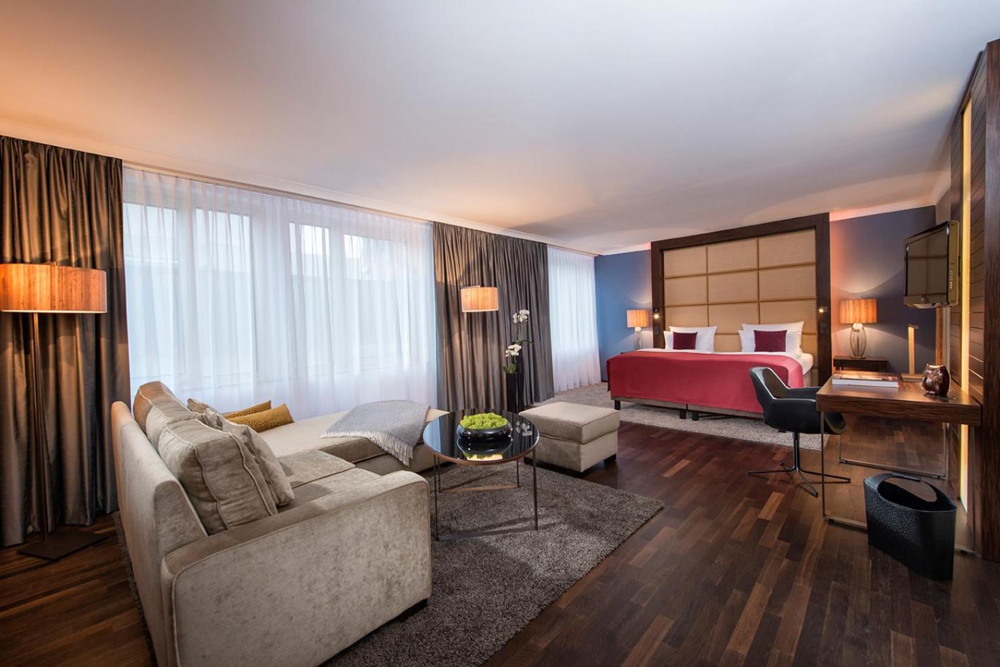 Junior Suite with free Club Lounge Access