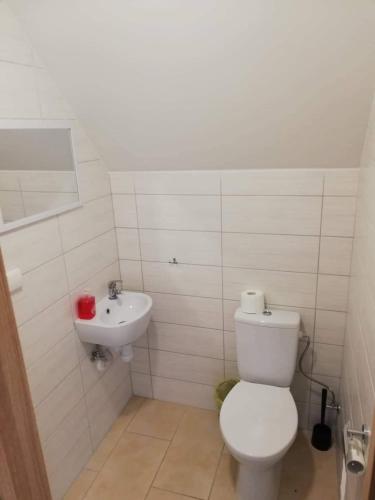Double Room with Balcony - Photo 9