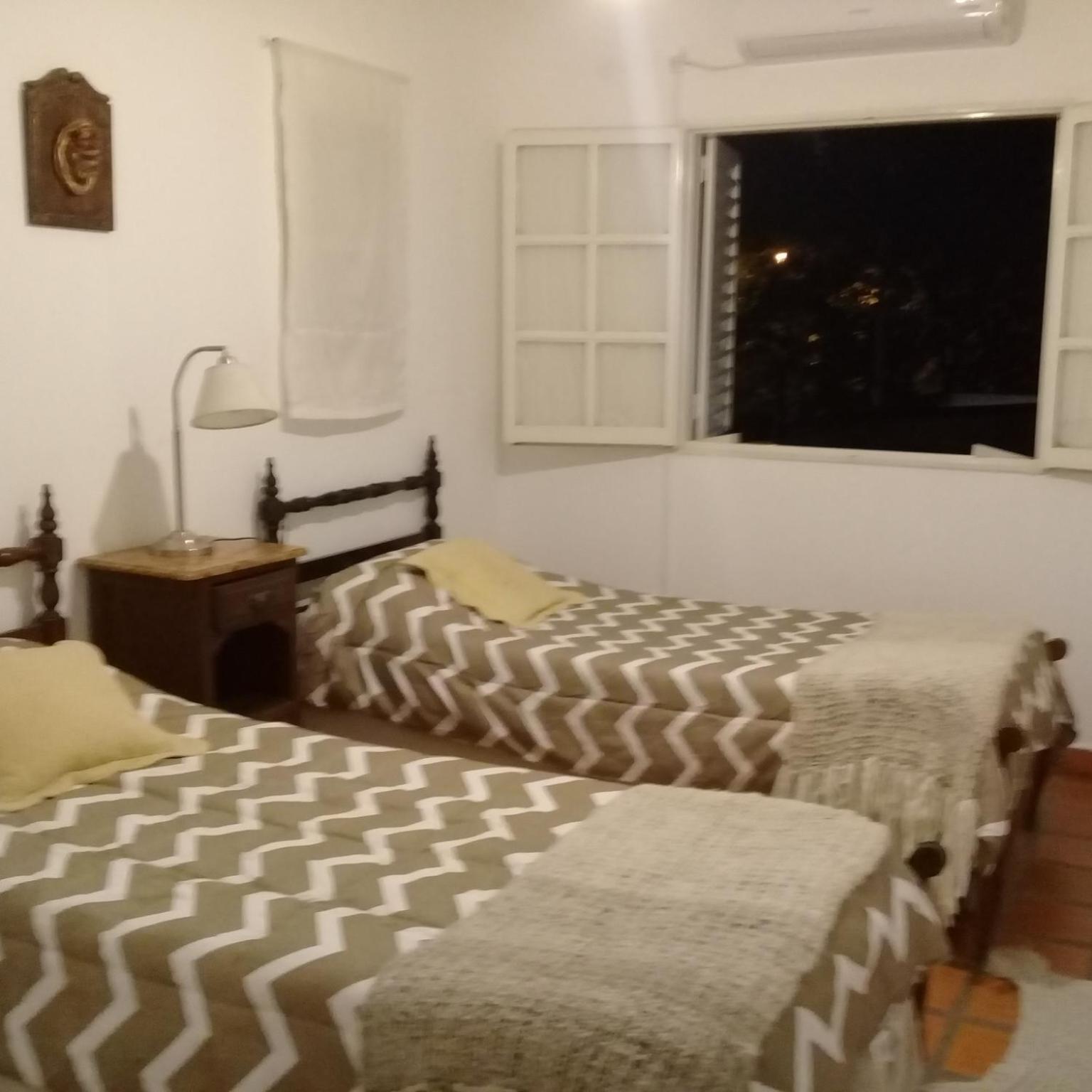 Standard Twin Room with Shared Bathroom photo 2