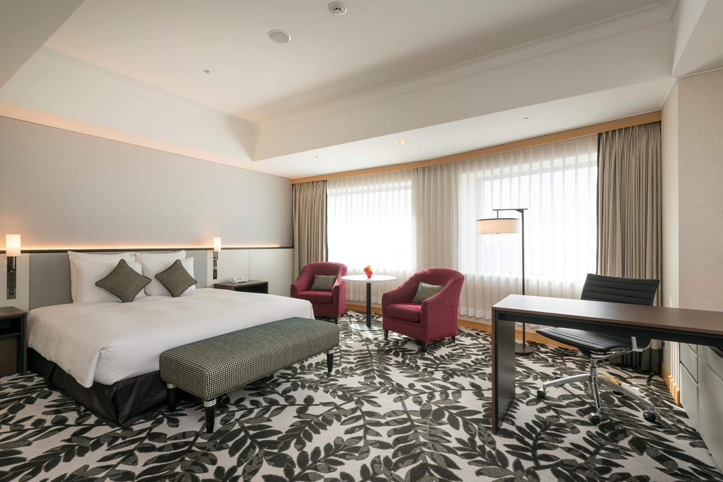 Premium Queen Room with Nagoya Port Ferris Wheel View
