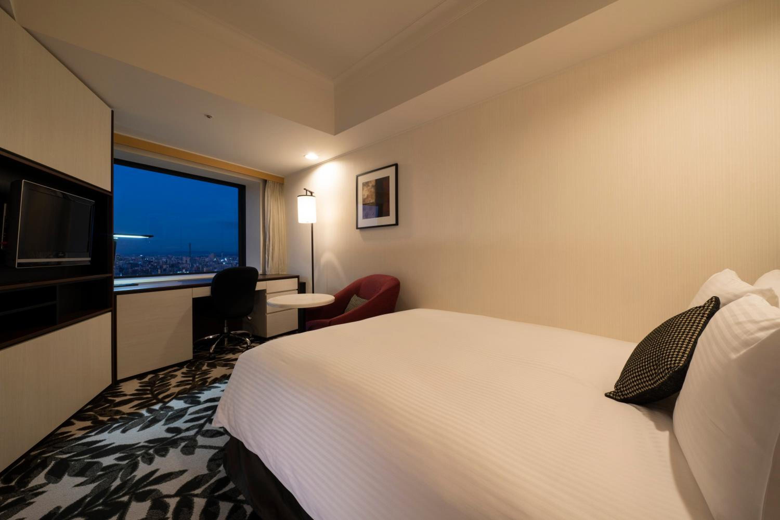 Standard Double Room with City View - smoking - Photo 5