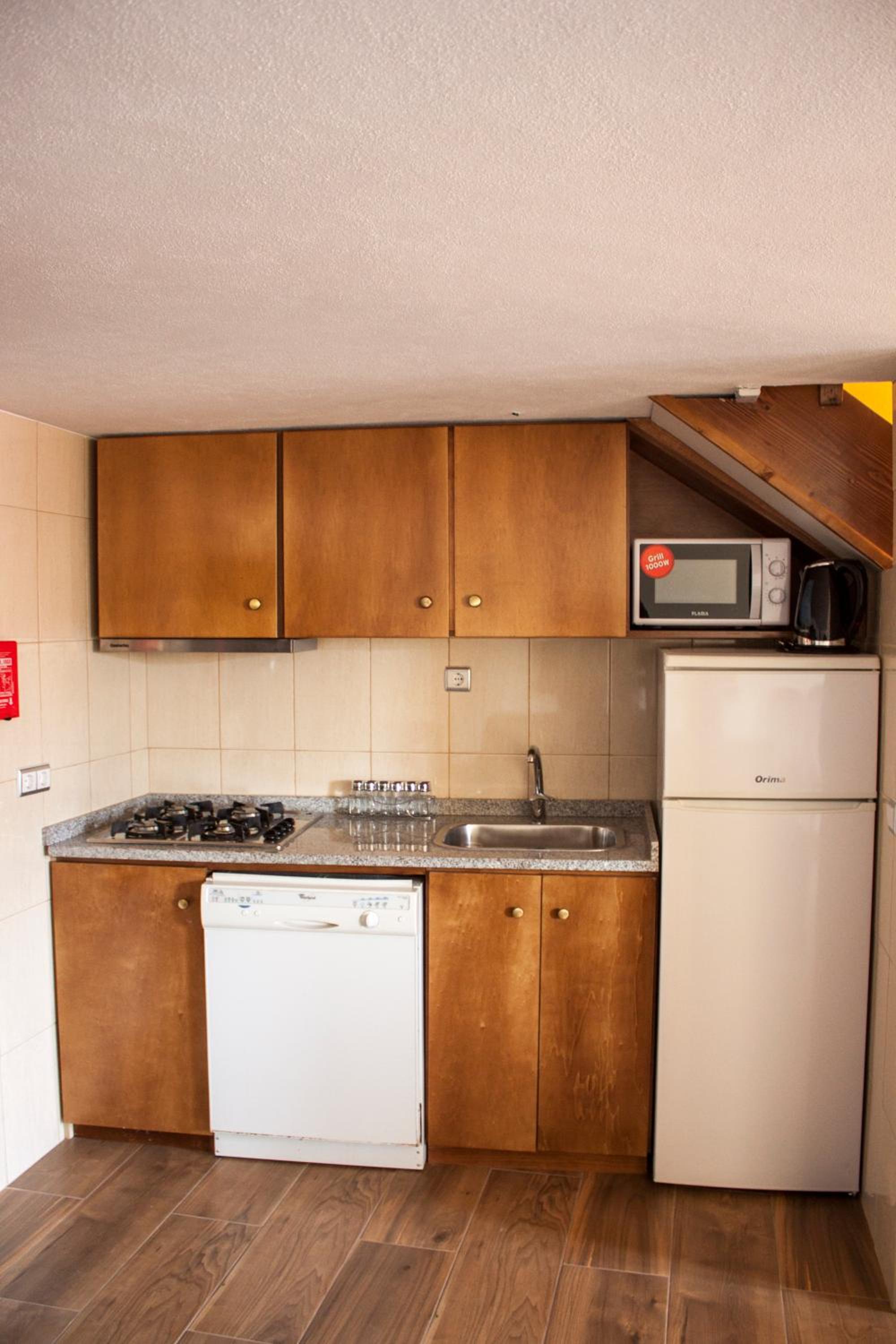 One-Bedroom Apartment - Photo 11