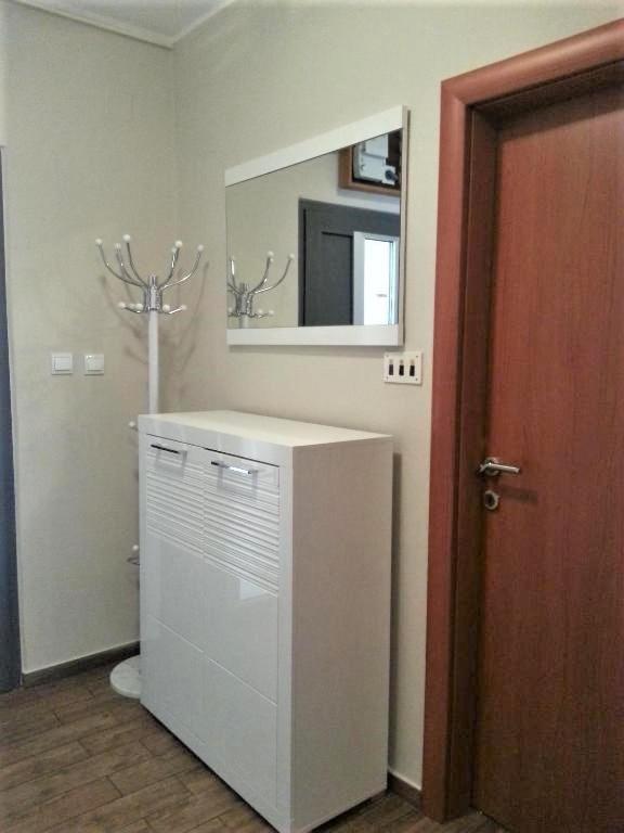 Two-Bedroom Apartment with Balcony and Sea View - Photo 3