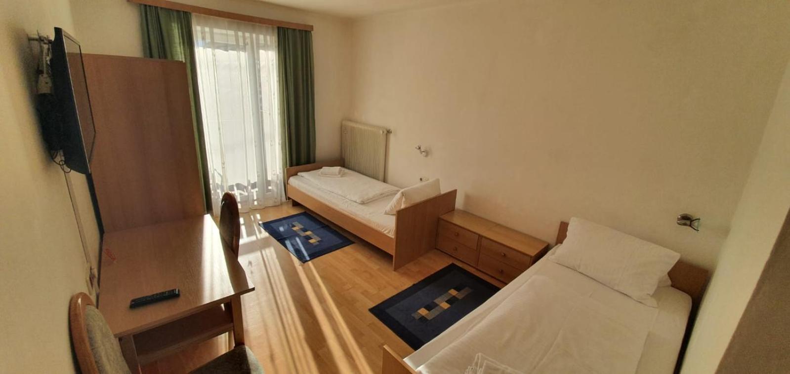Twin Room with Balcony photo 3