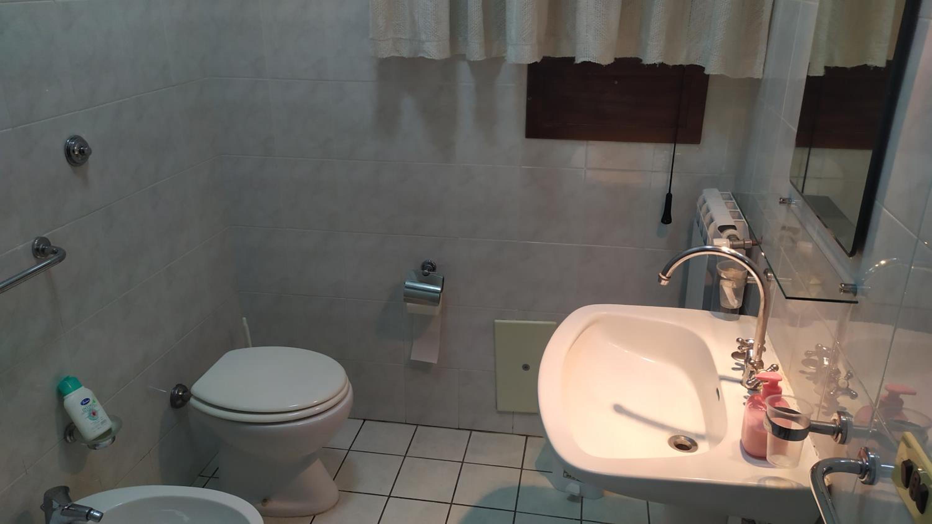 One-Bedroom Apartment - Photo 4