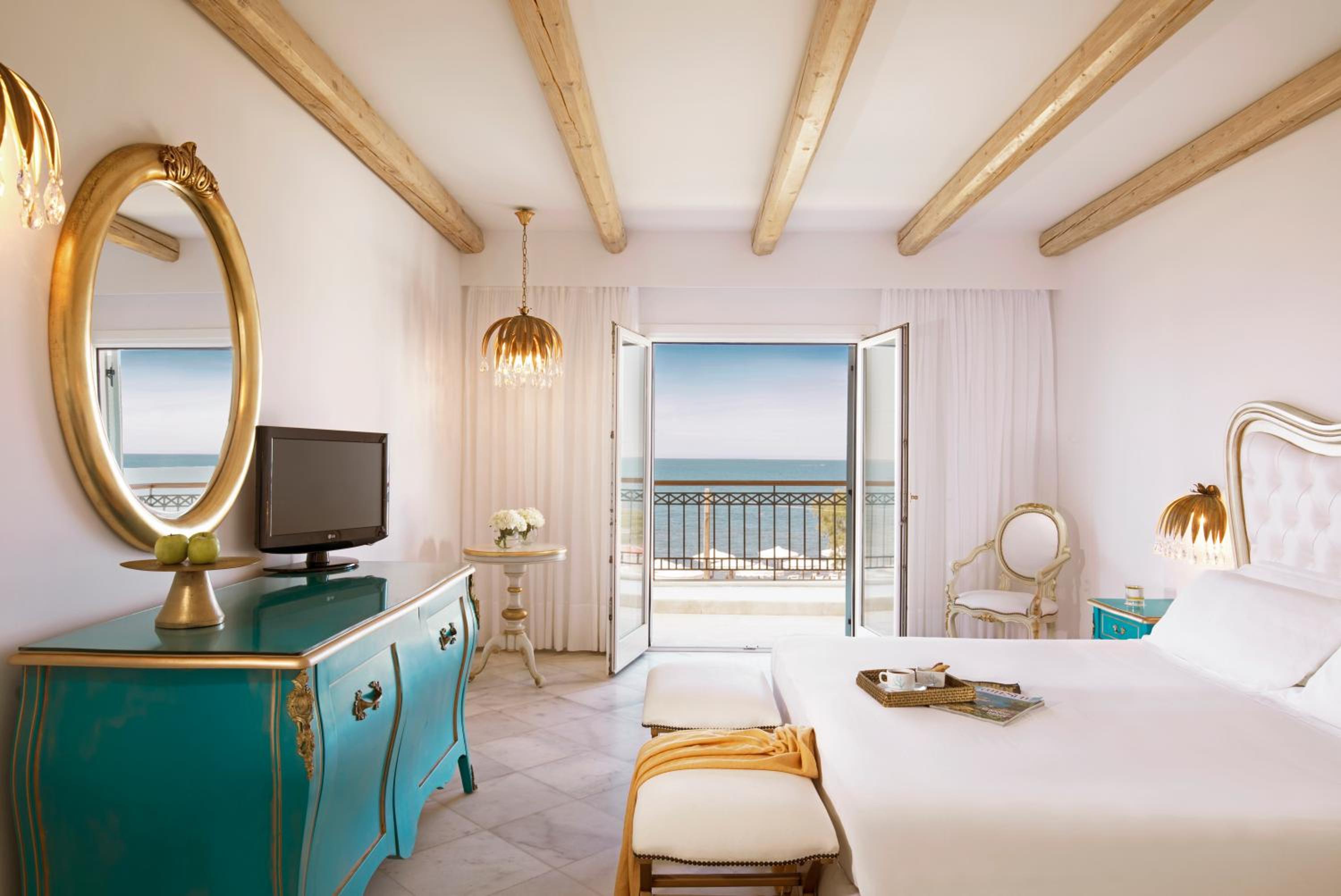 Relax in this elegant seaside retreat!
