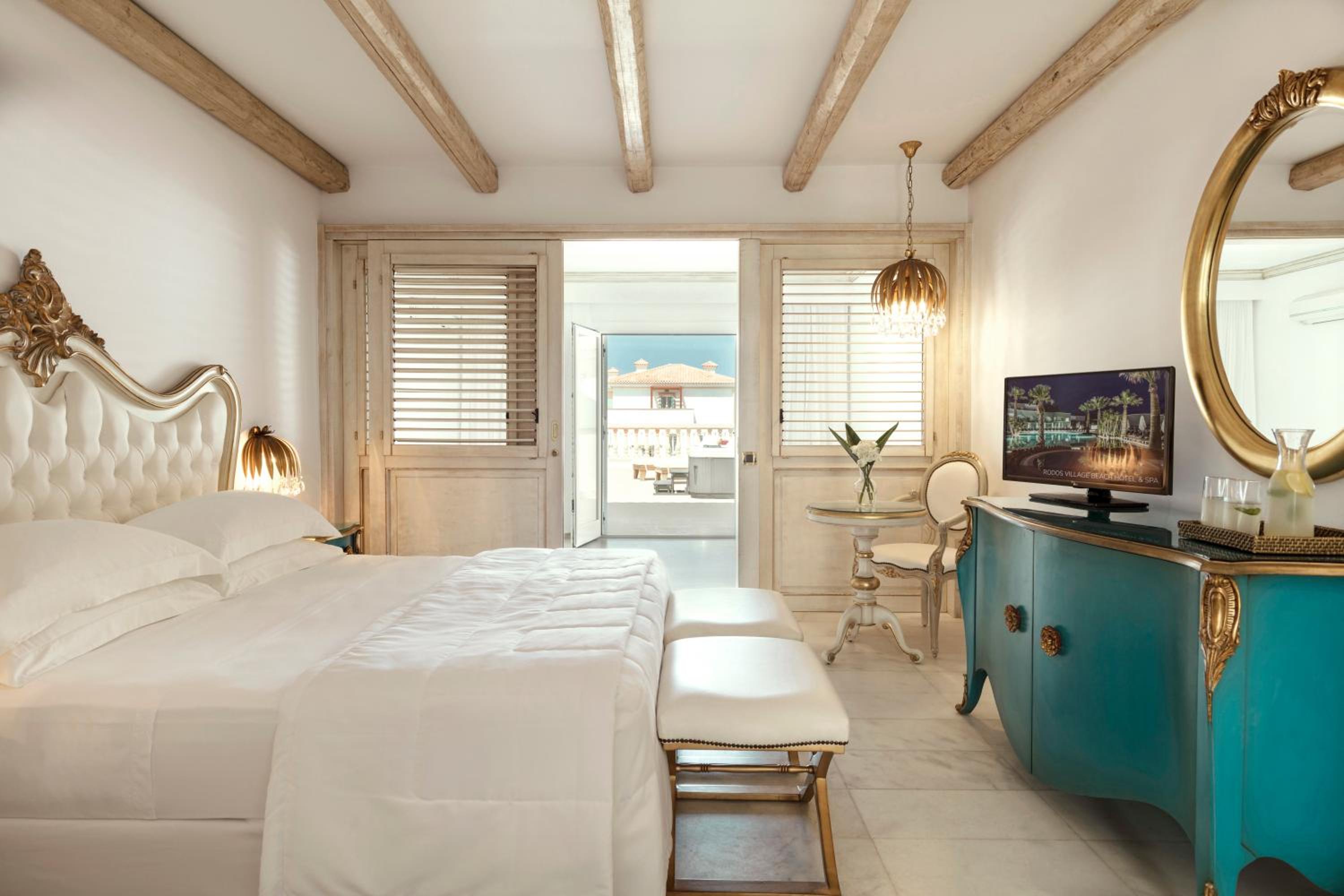 Experience comfort and style in your luxurious retreat!