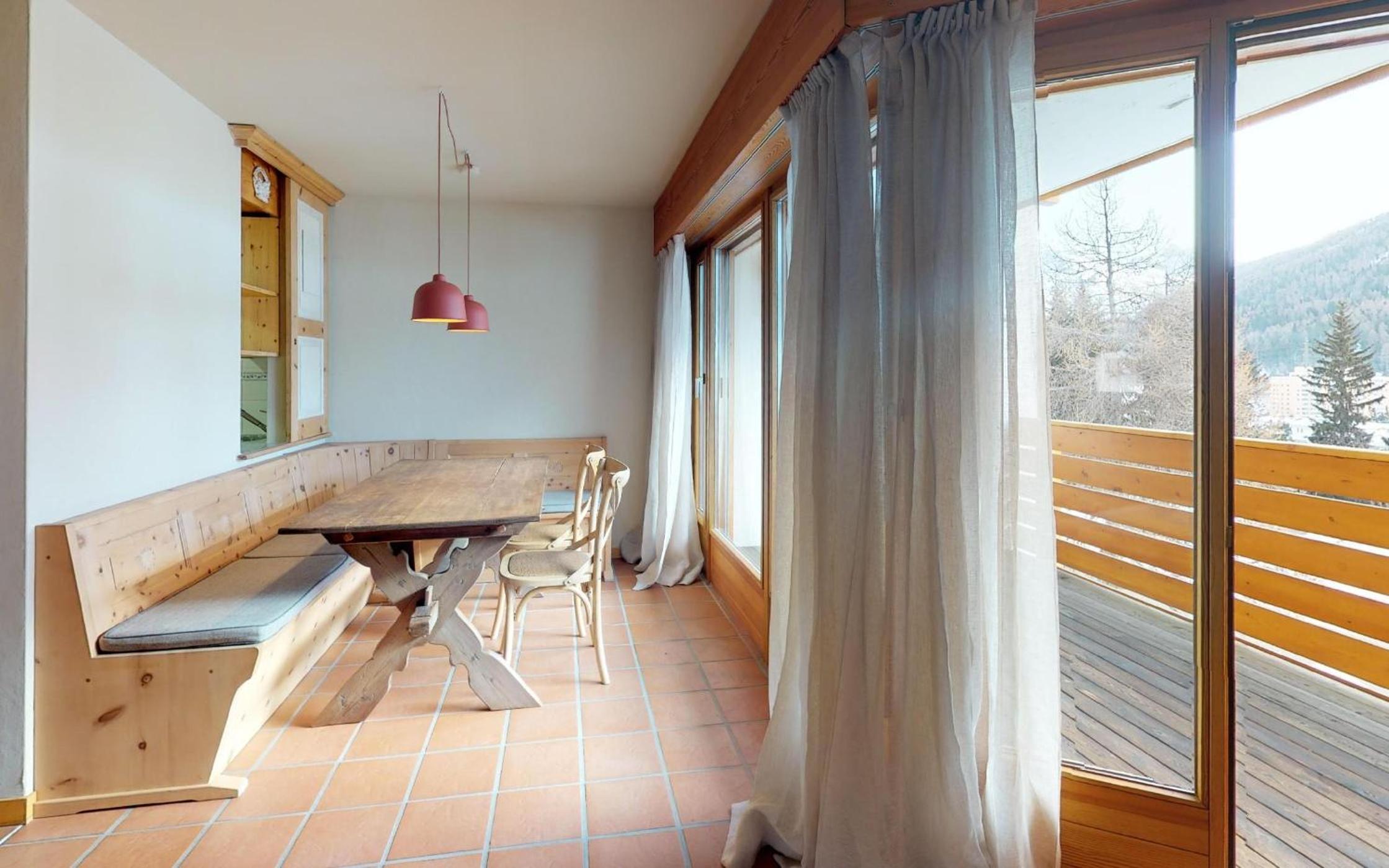 Apartment with Mountain View photo 2