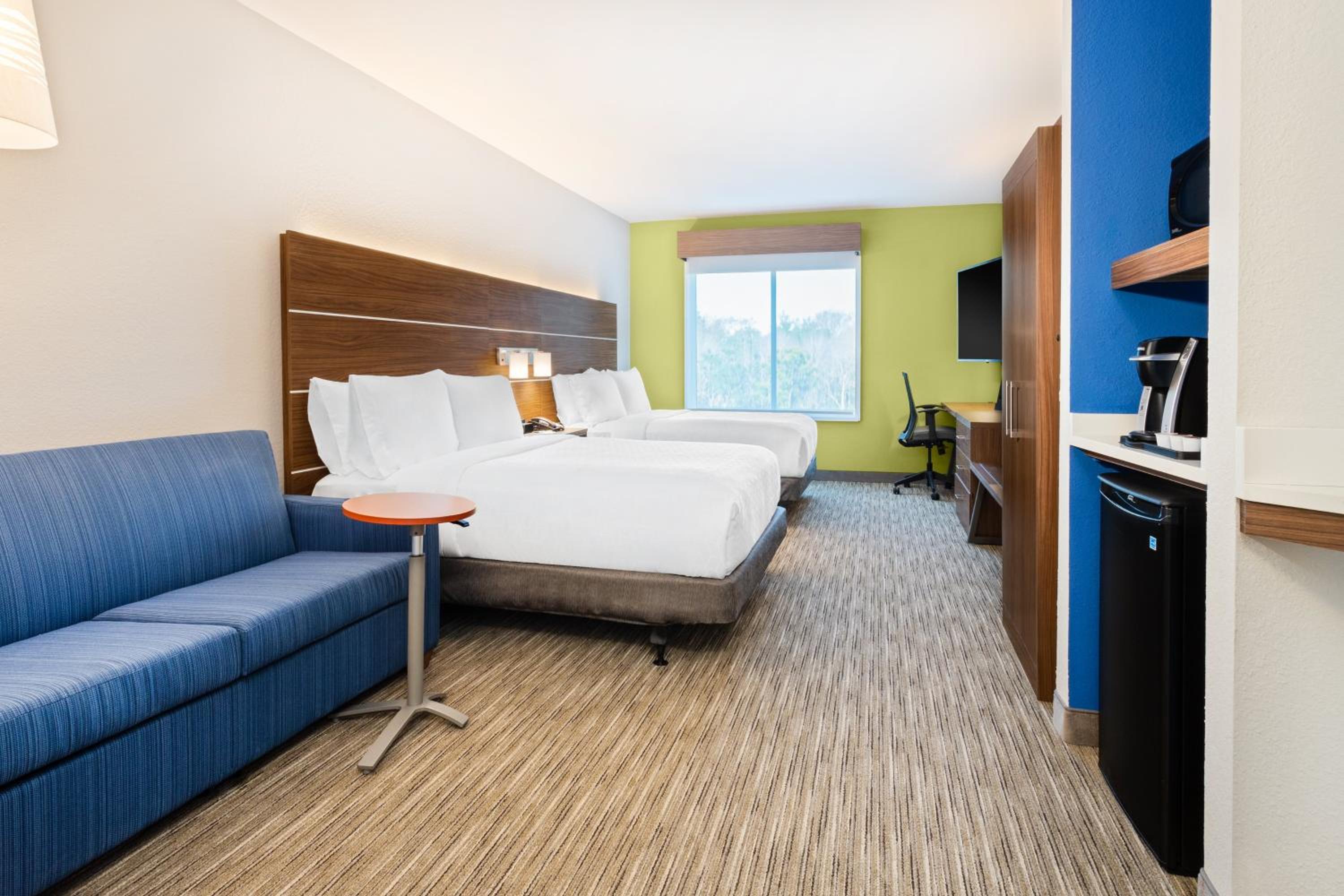 Queen Room with Two Queen Beds - Disability Access with Bath Tub - Photo 1