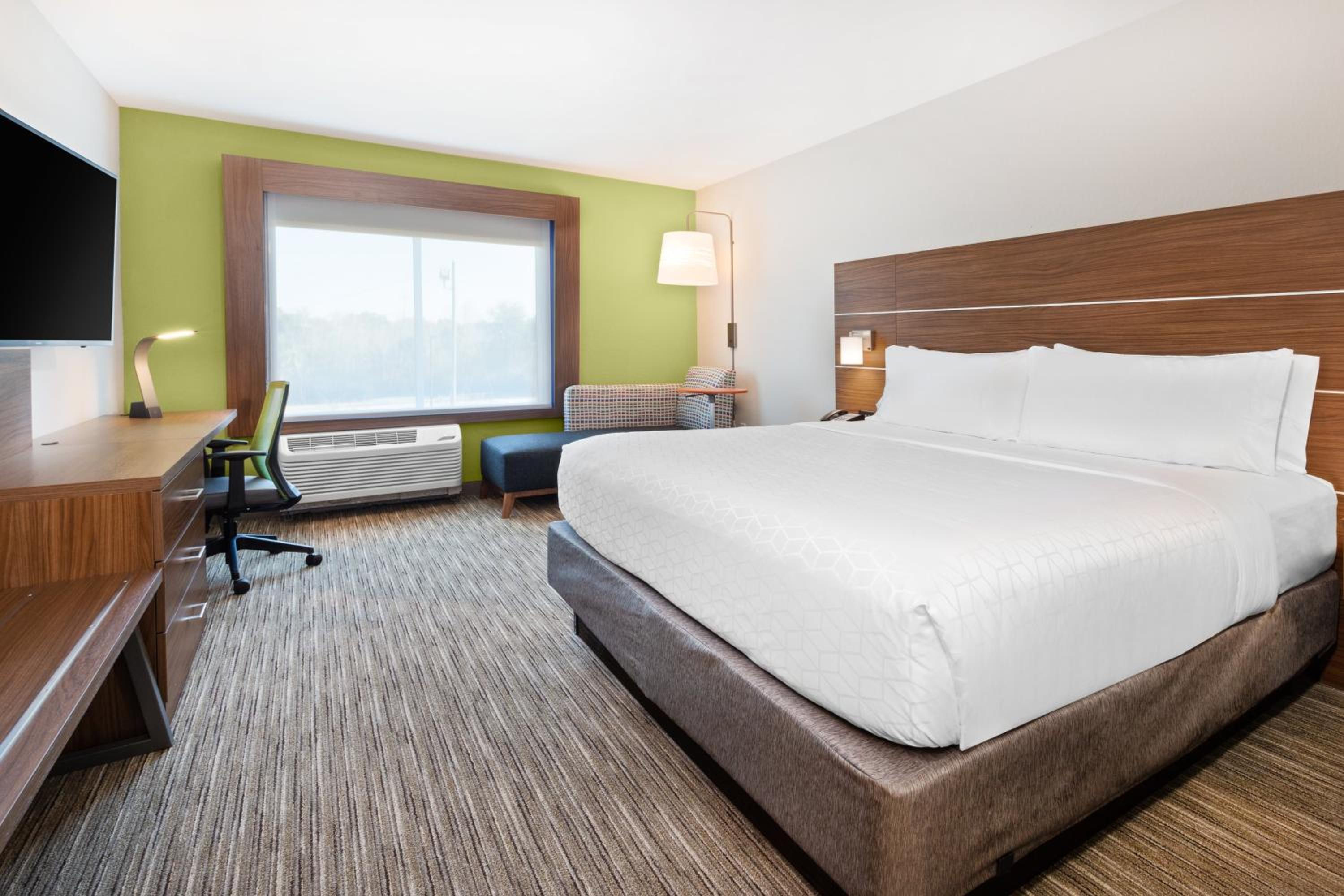 Standard King Room - Photo 2