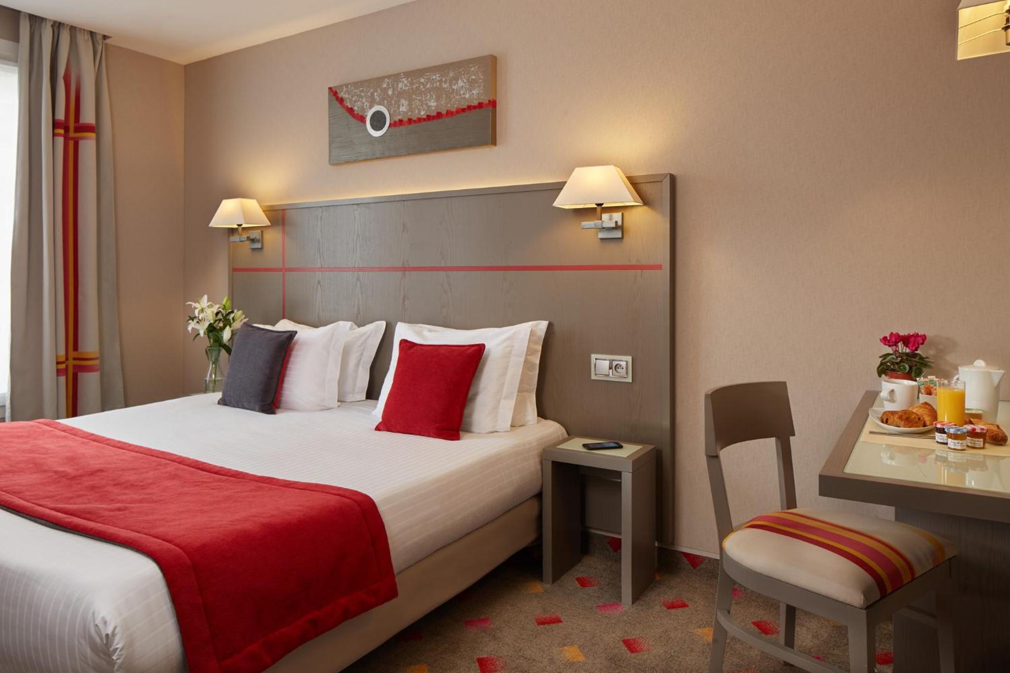 King Double Room (King-size bed 190*180) photo 2