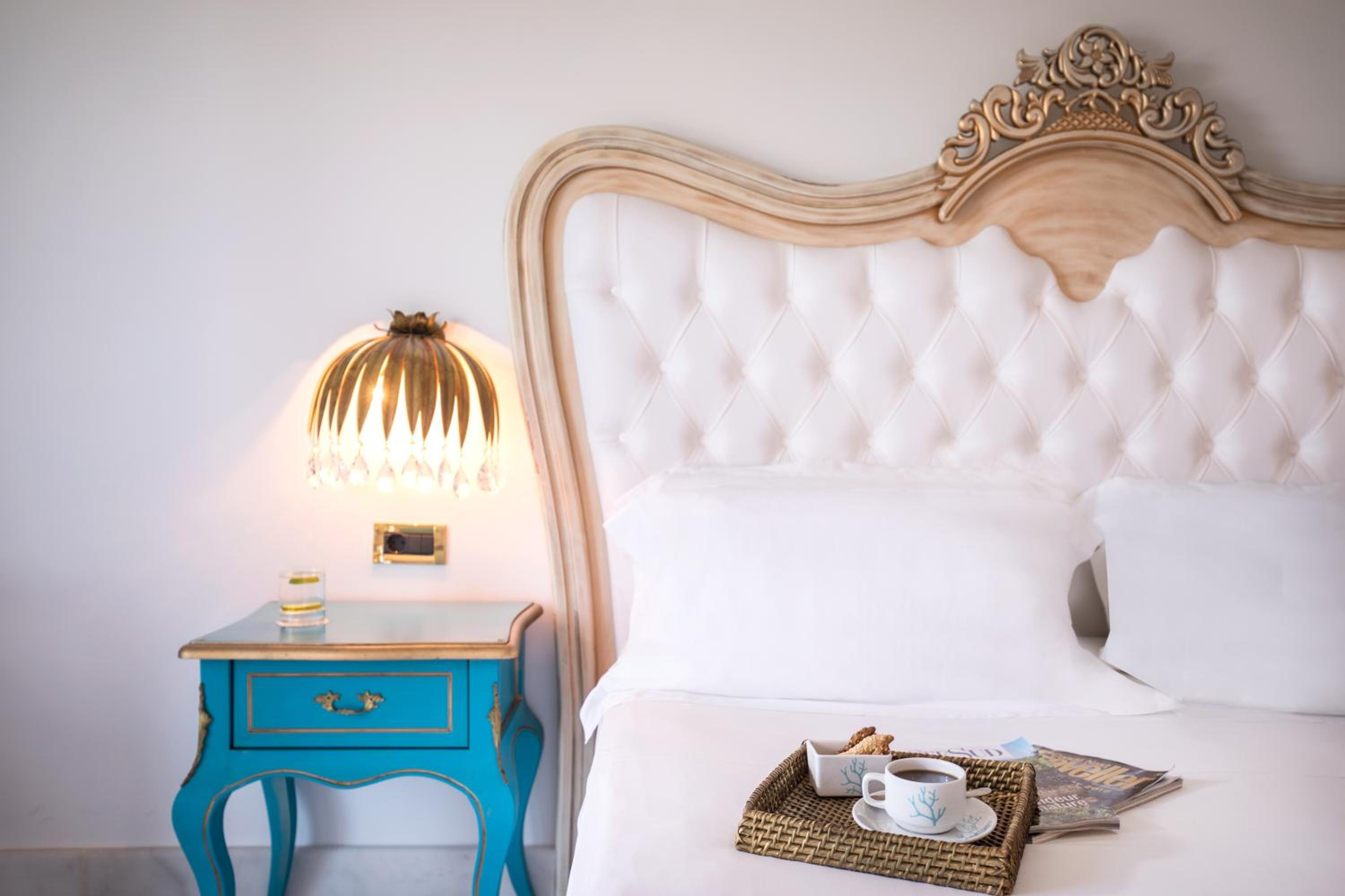 Relax in luxury with breakfast in bed!