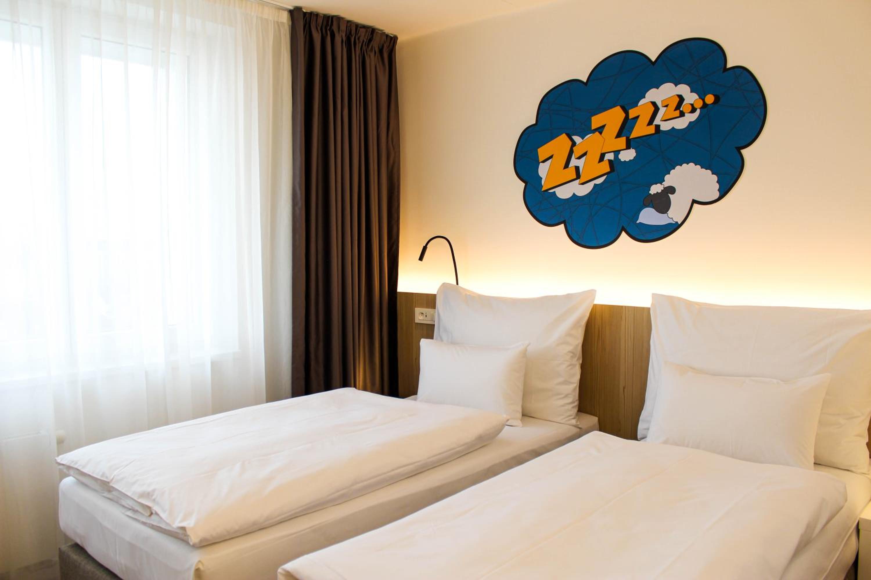 Double or Twin Room - Photo 8
