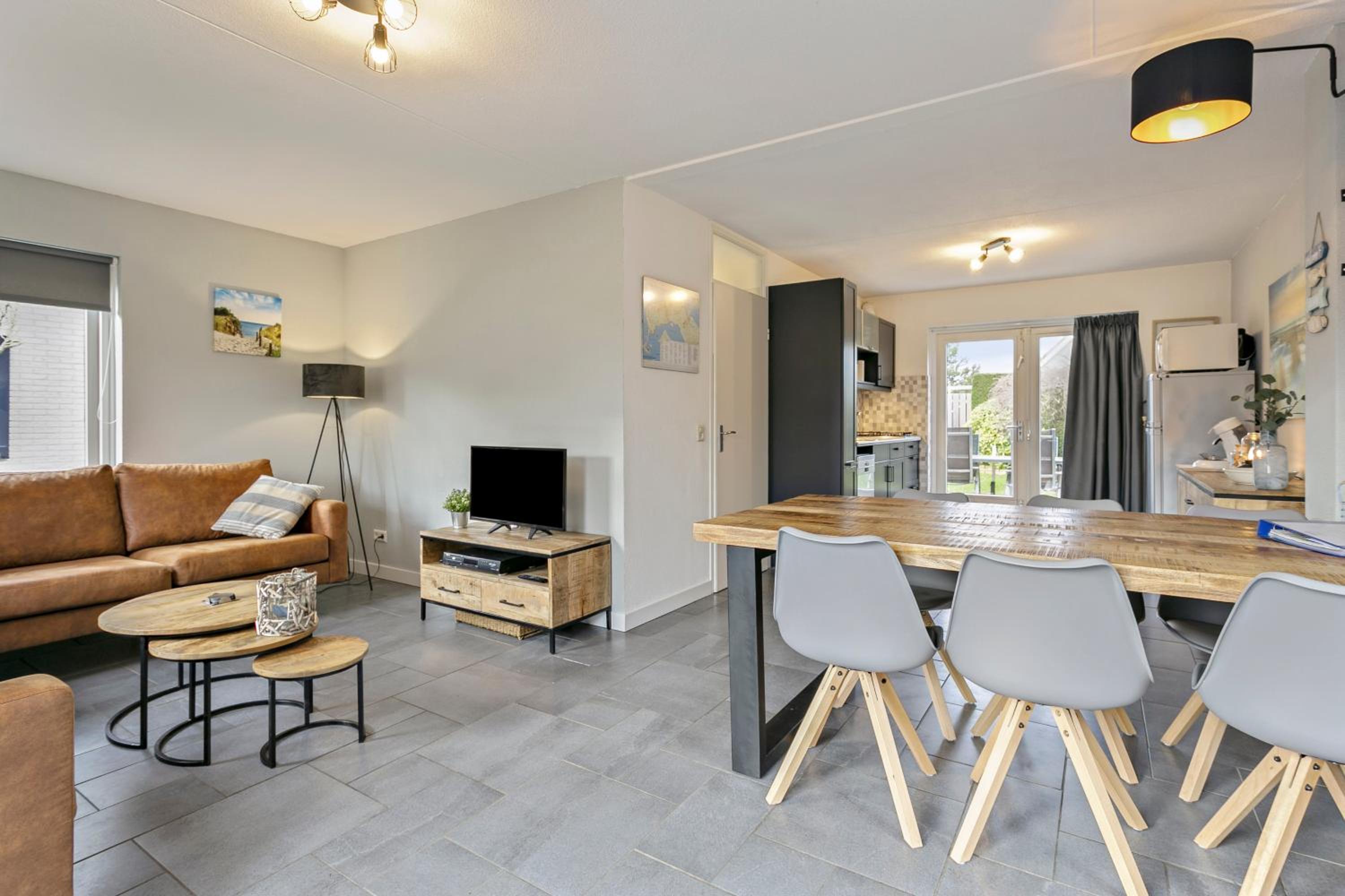 Three-Bedroom House photo 3