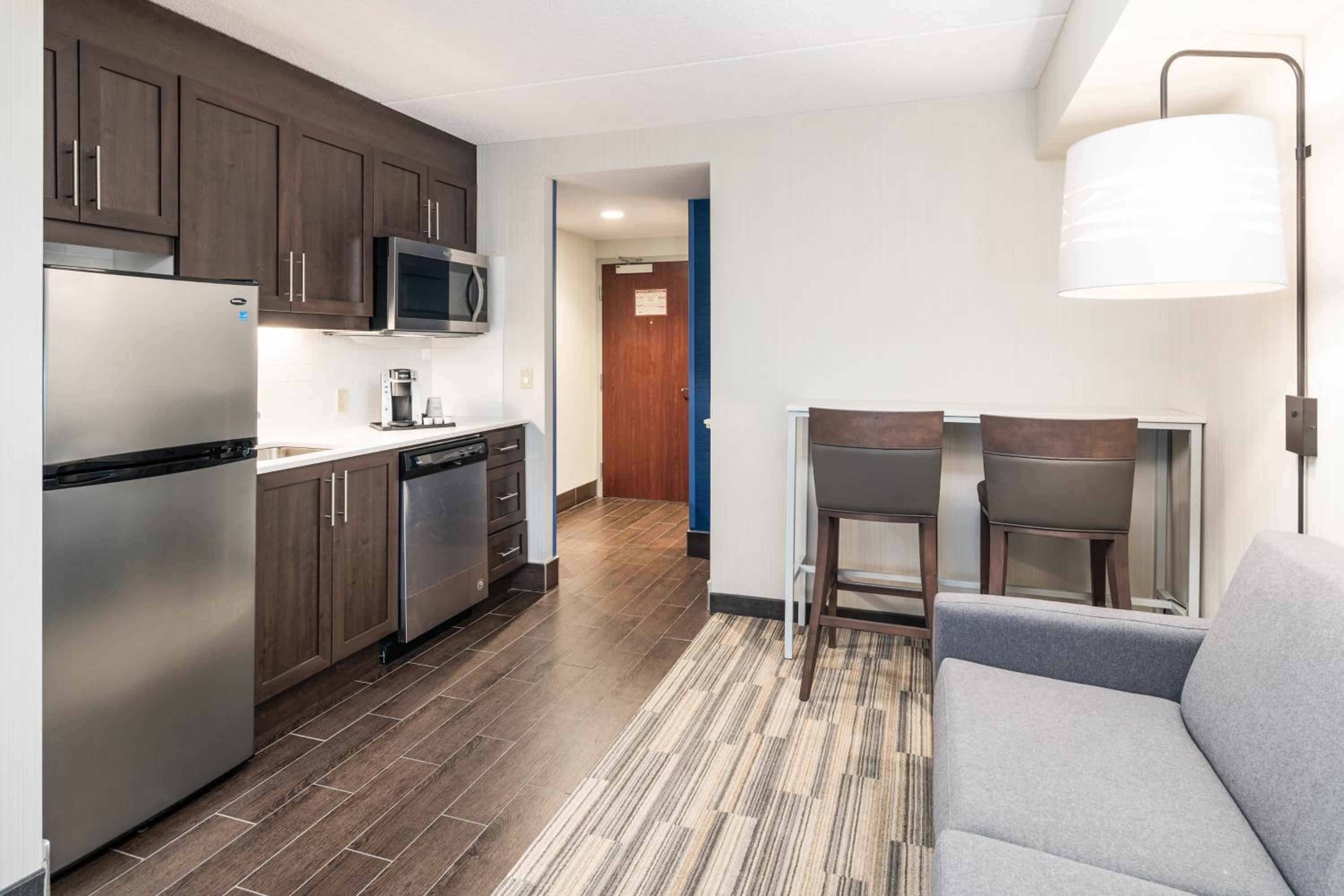 King Suite with Sofa Bed - Photo 6