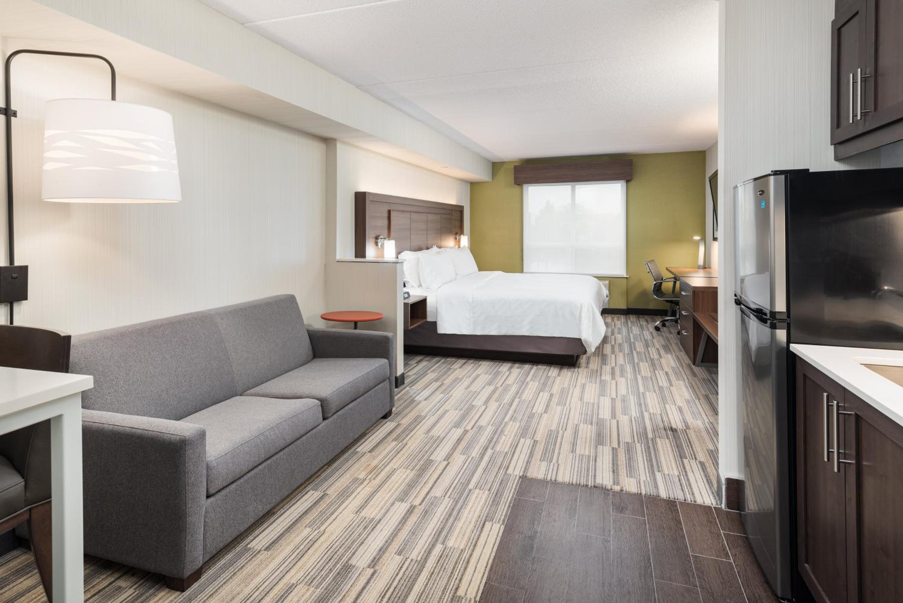 King Suite with Sofa Bed - Photo 4