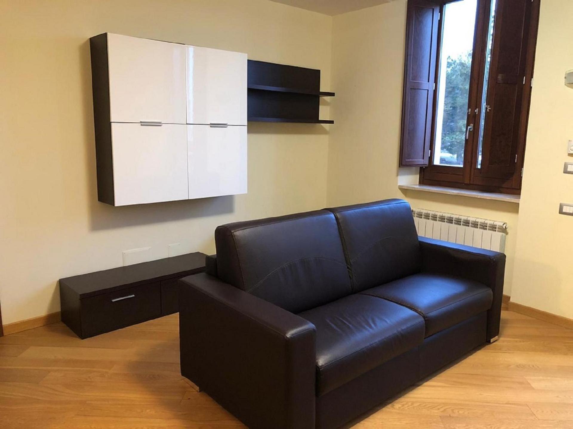 One-Bedroom Apartment - Photo 1