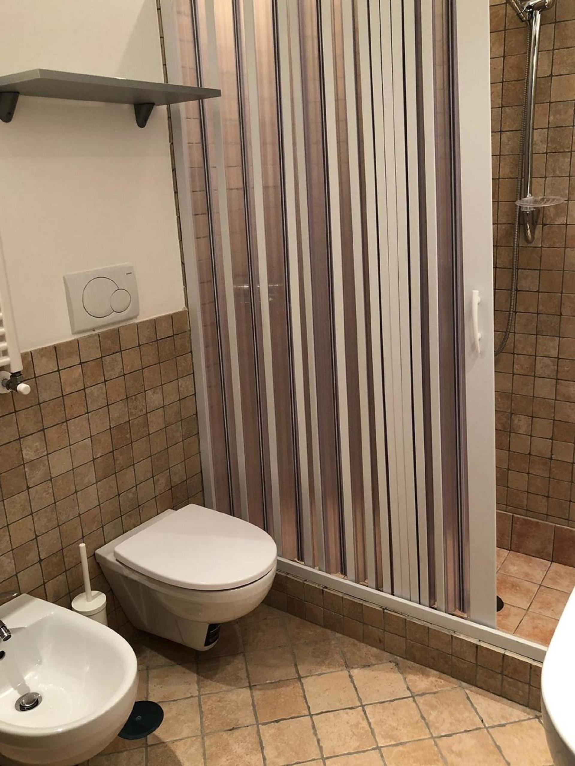 One-Bedroom Apartment - Photo 2