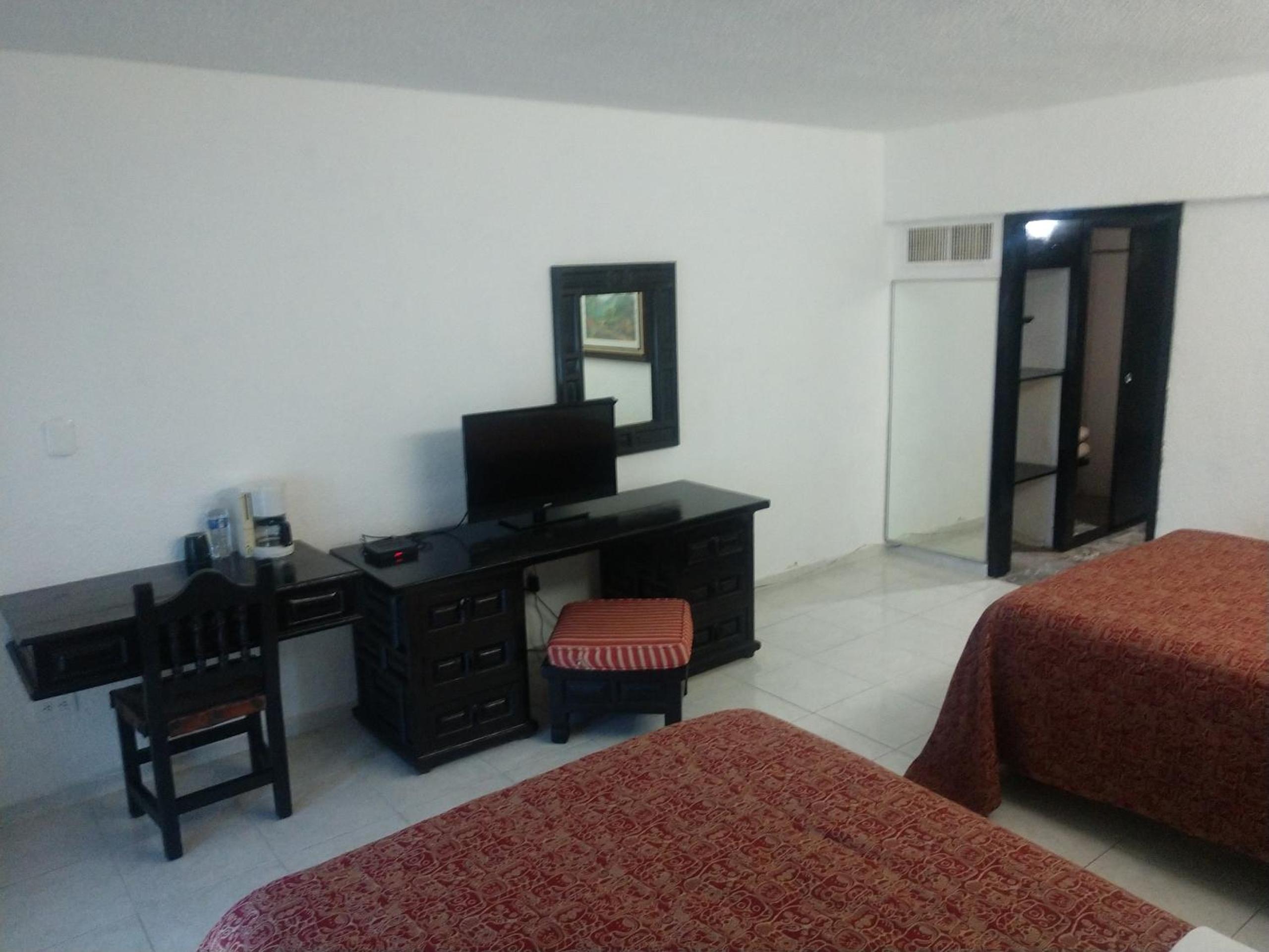 Standard Double Room with Two Double Beds photo 3
