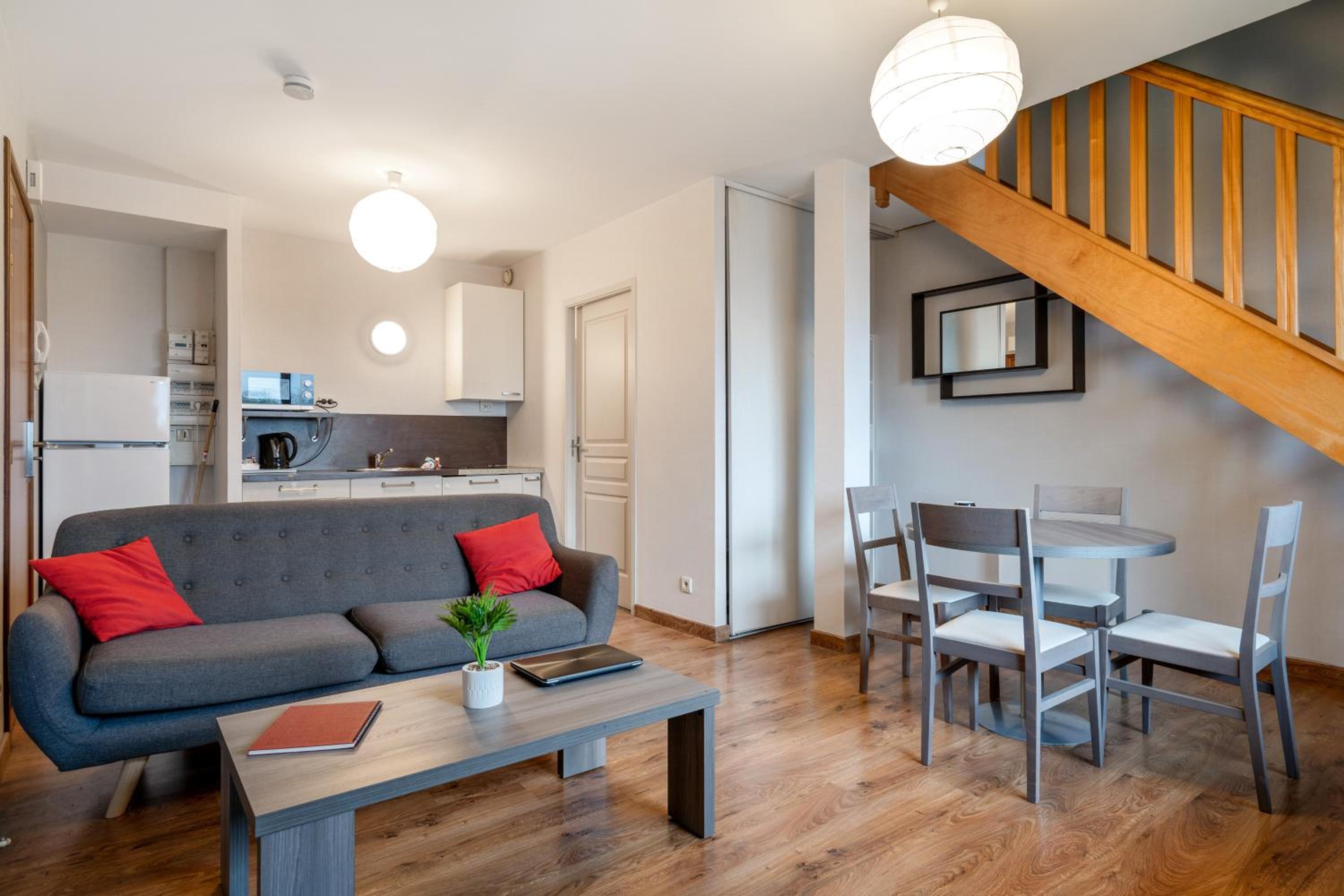 Two-Bedroom Apartment - Photo 7
