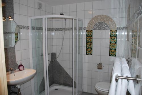 Apartment - Ground Floor photo 2