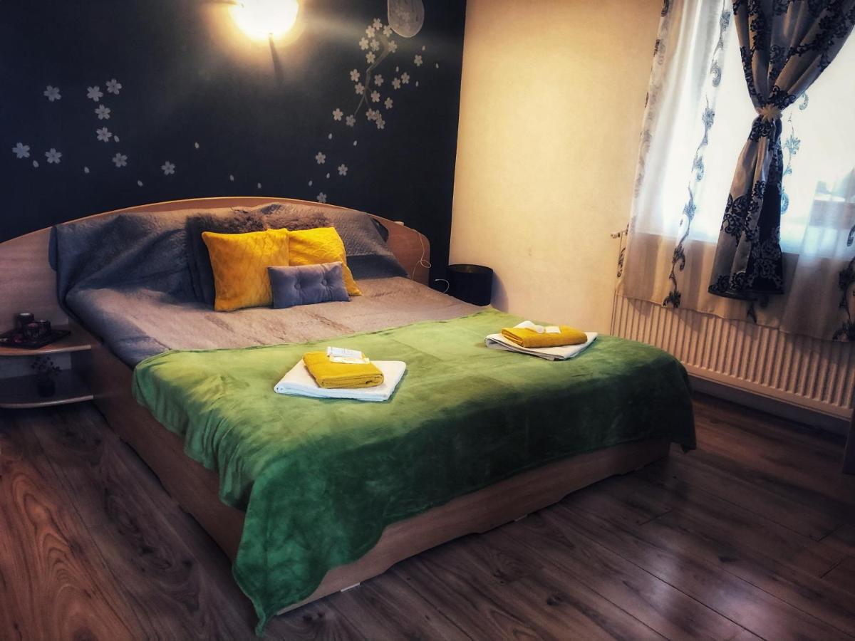 Standard Double Room with Shared Bathroom photo 2