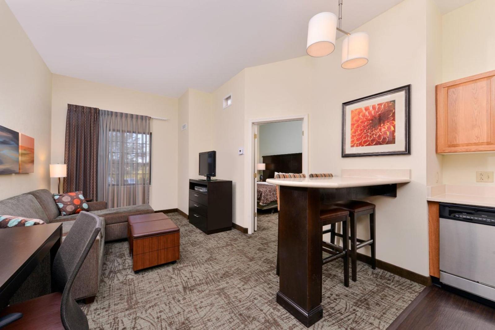 One-Bedroom King Suite
