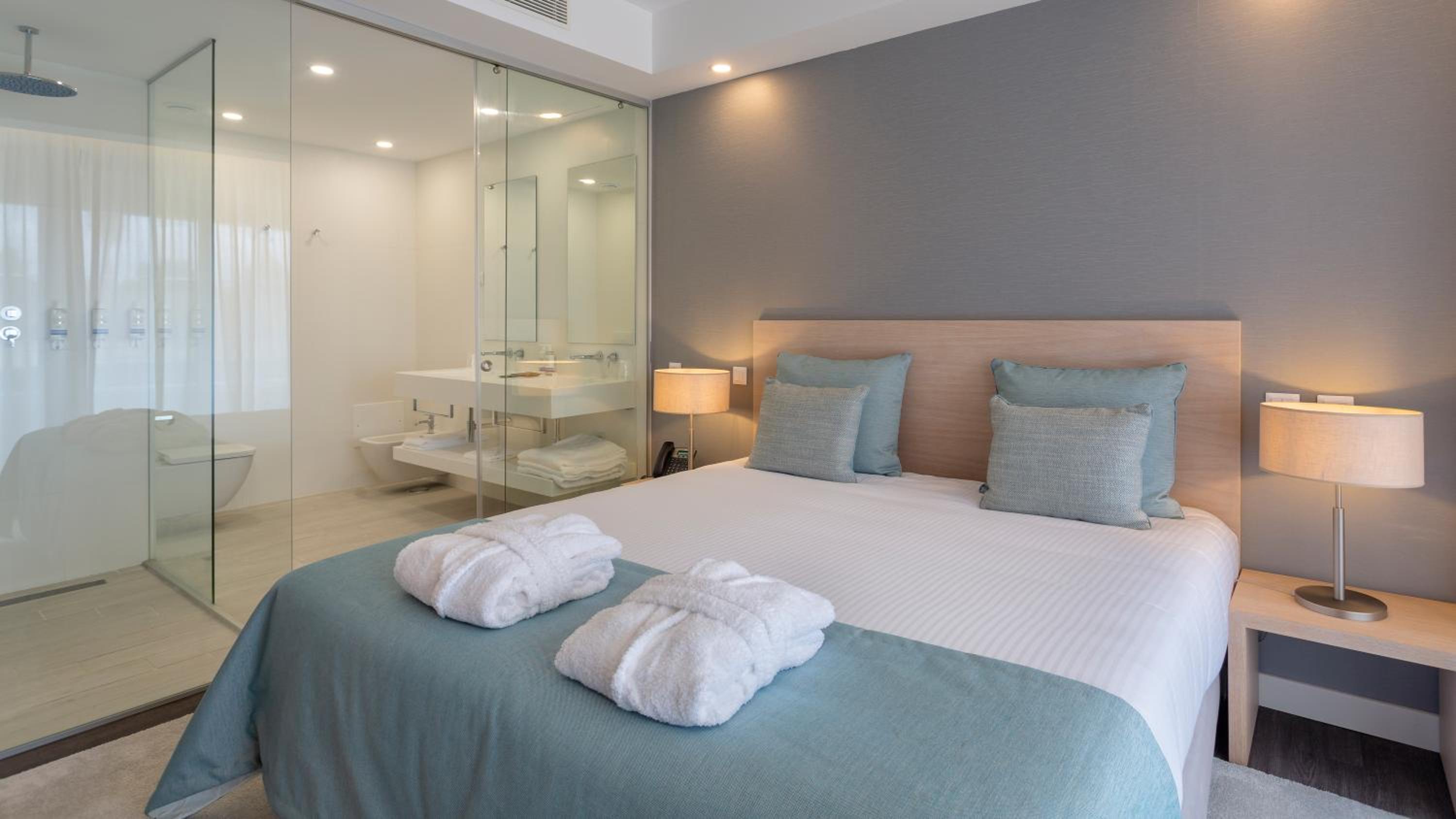 Standard Double or Twin Room with Spa Access - Photo 4