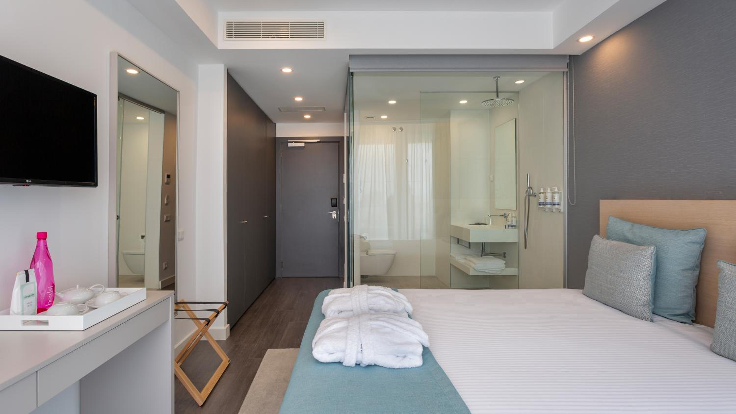 Standard Double or Twin Room with Spa Access - Photo 2