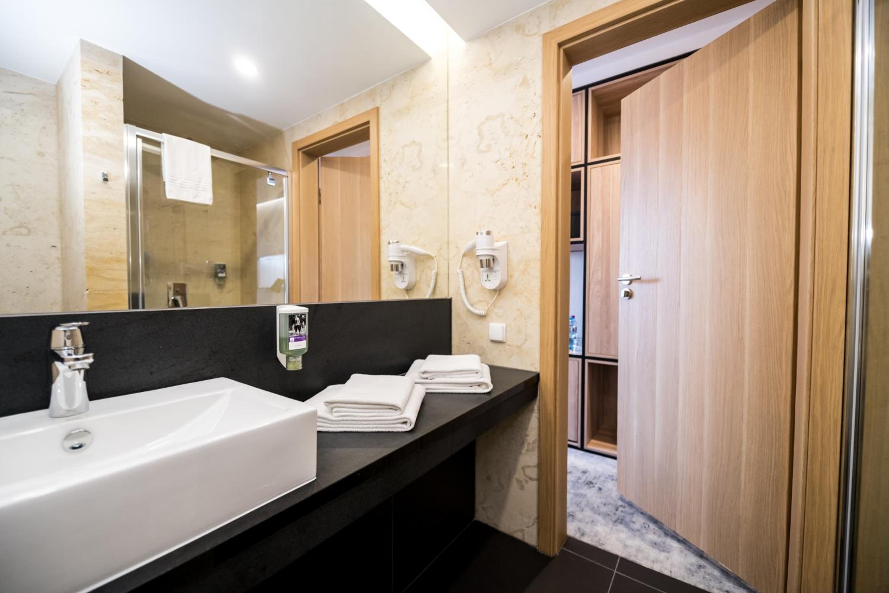 Superior Double Room - Photo 7