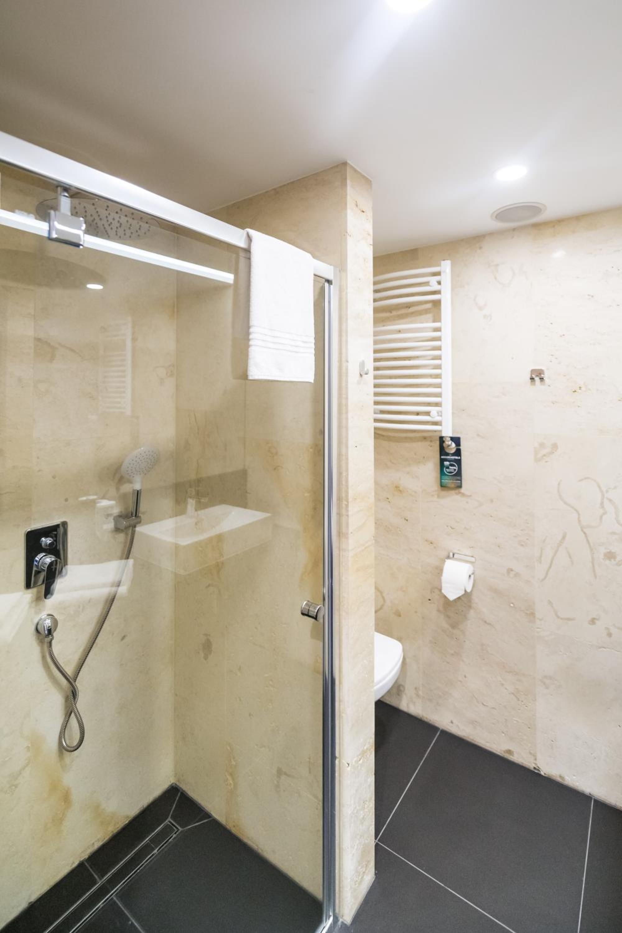 Superior Double Room - Photo 6