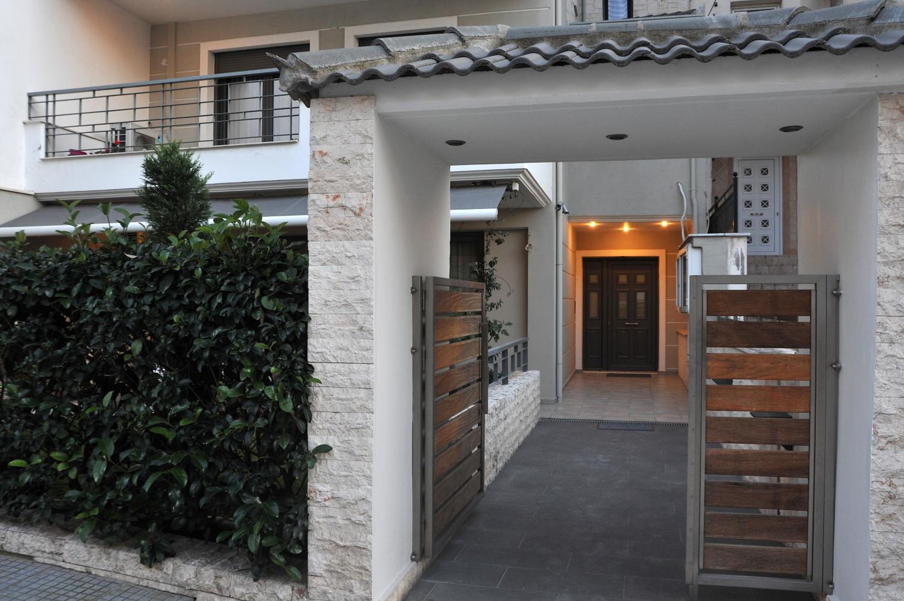 Studio Apartment - Photo 18