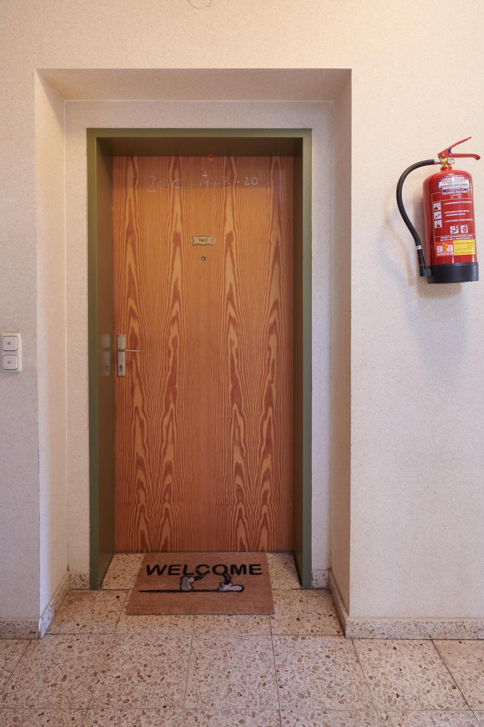 One-Bedroom Apartment - Photo 1