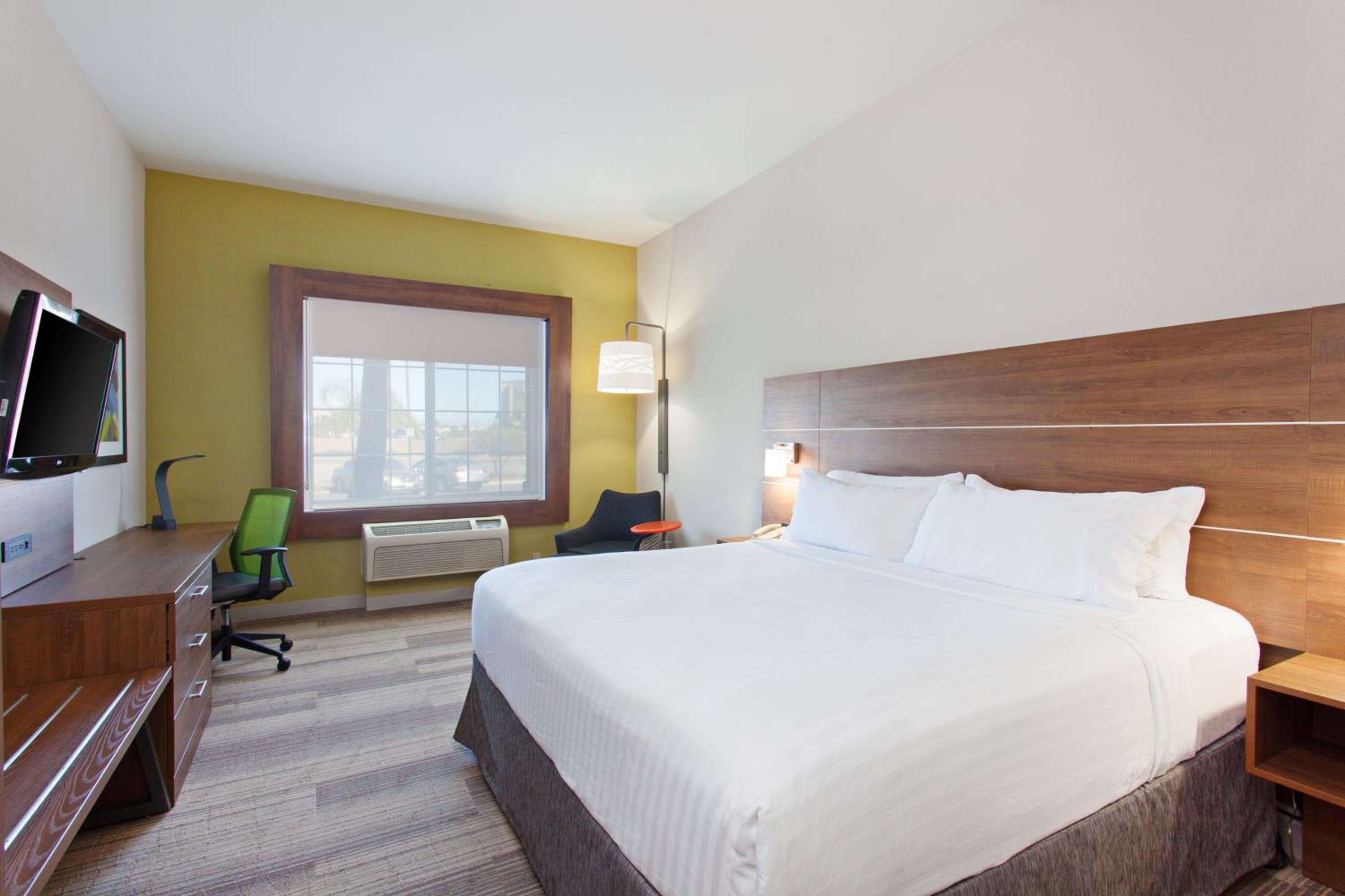 Standard King Room - Photo 1