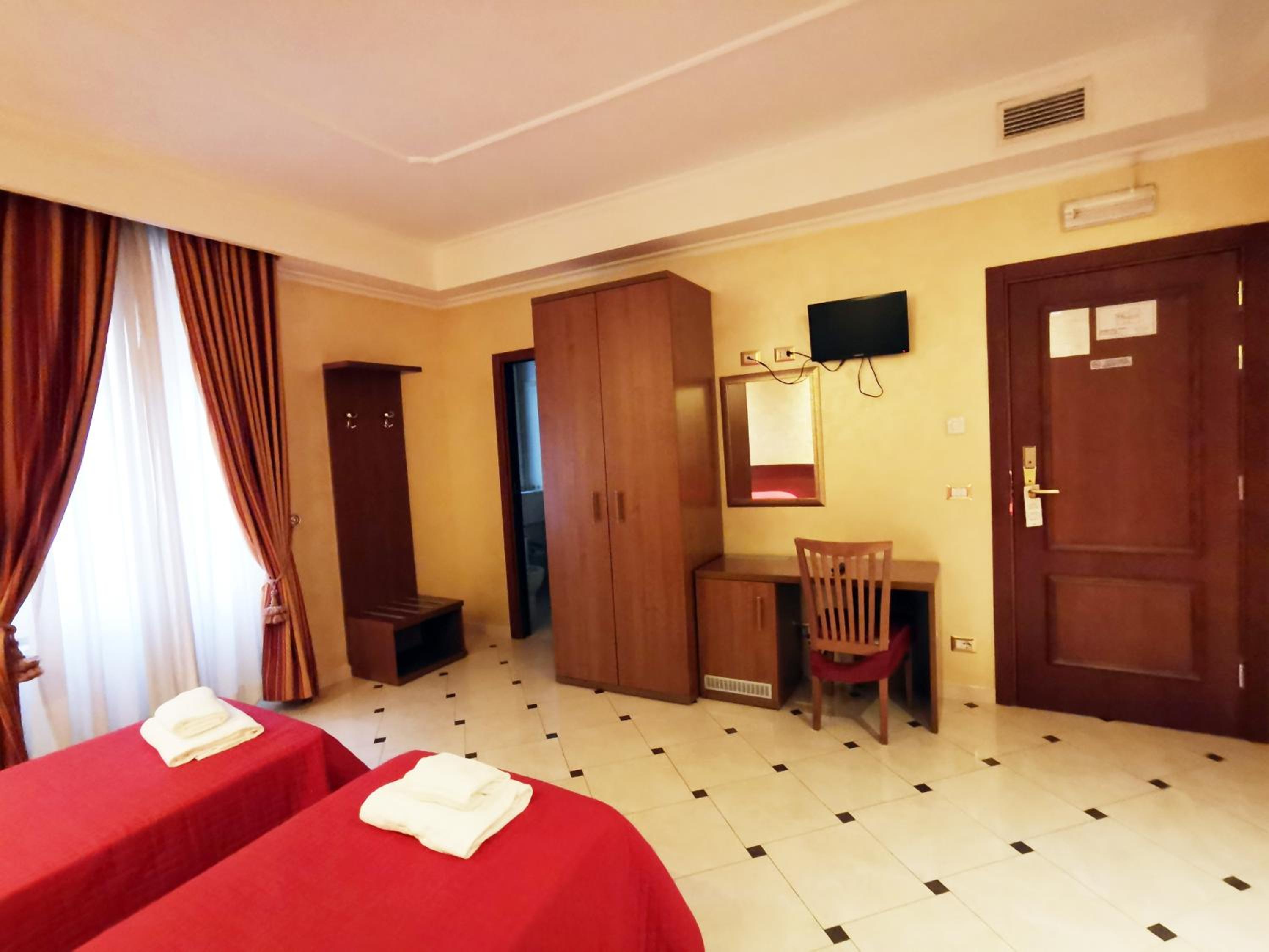 Triple Room photo 3
