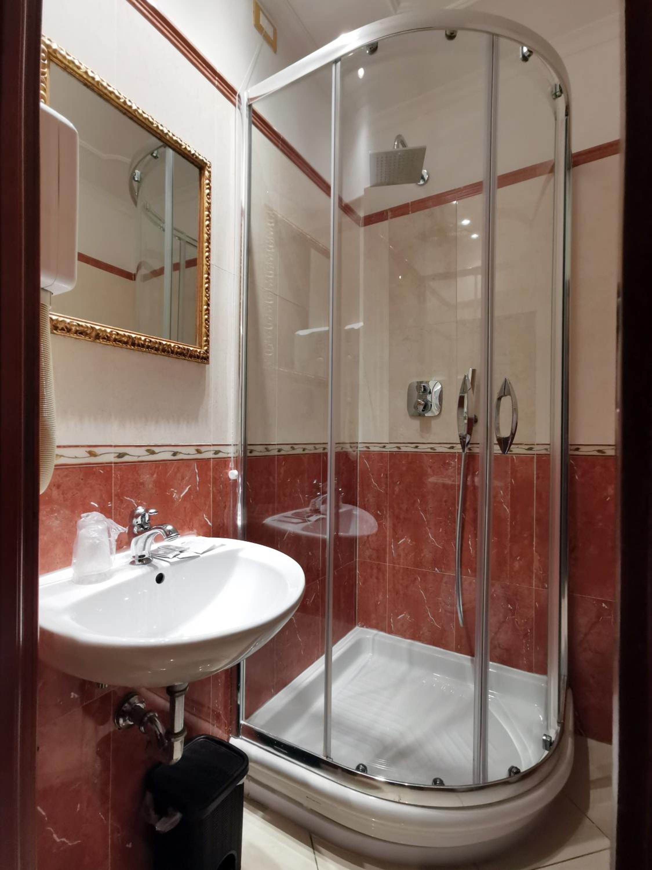 Double or Twin Room photo 3