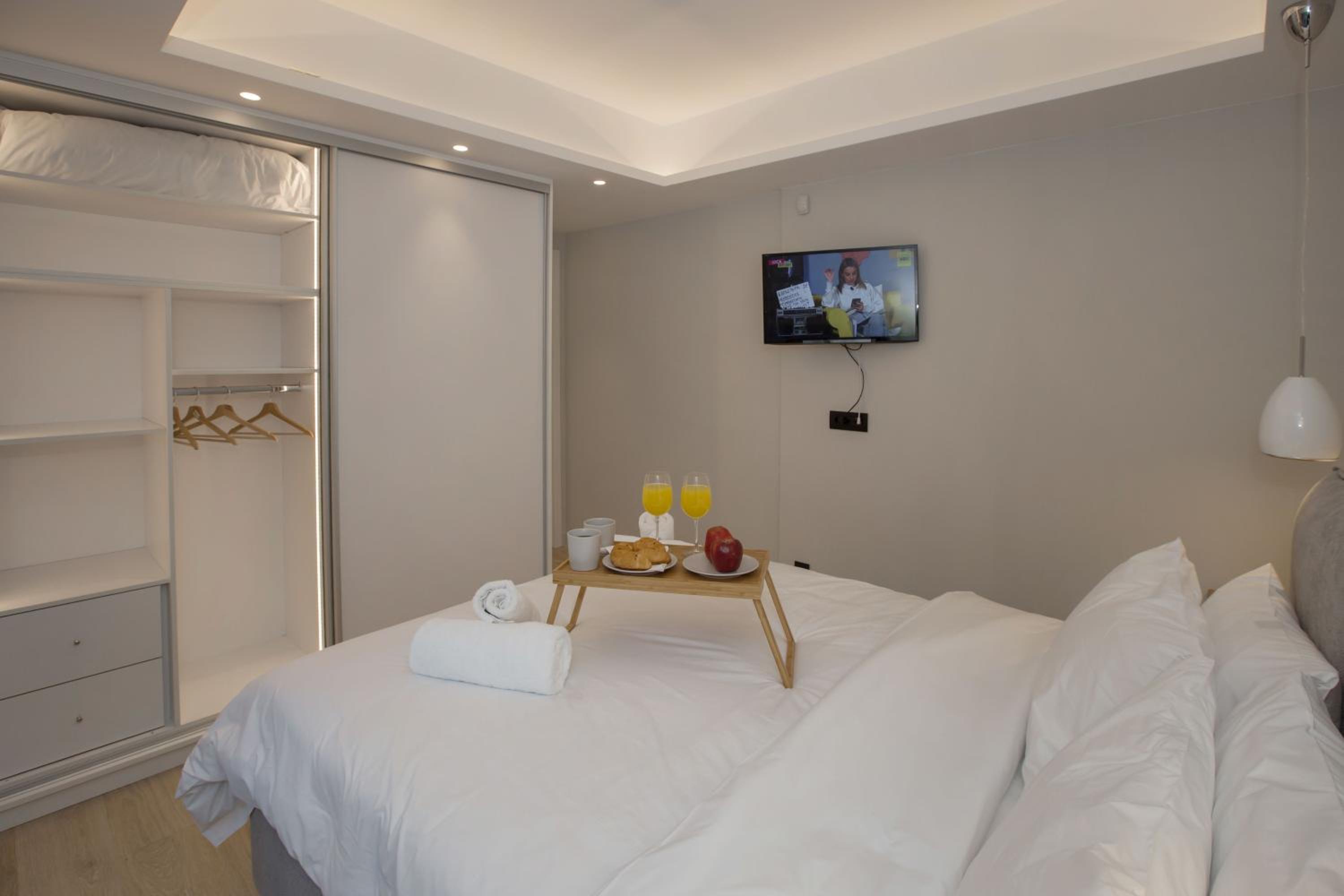 Apartment with Terrace photo 2