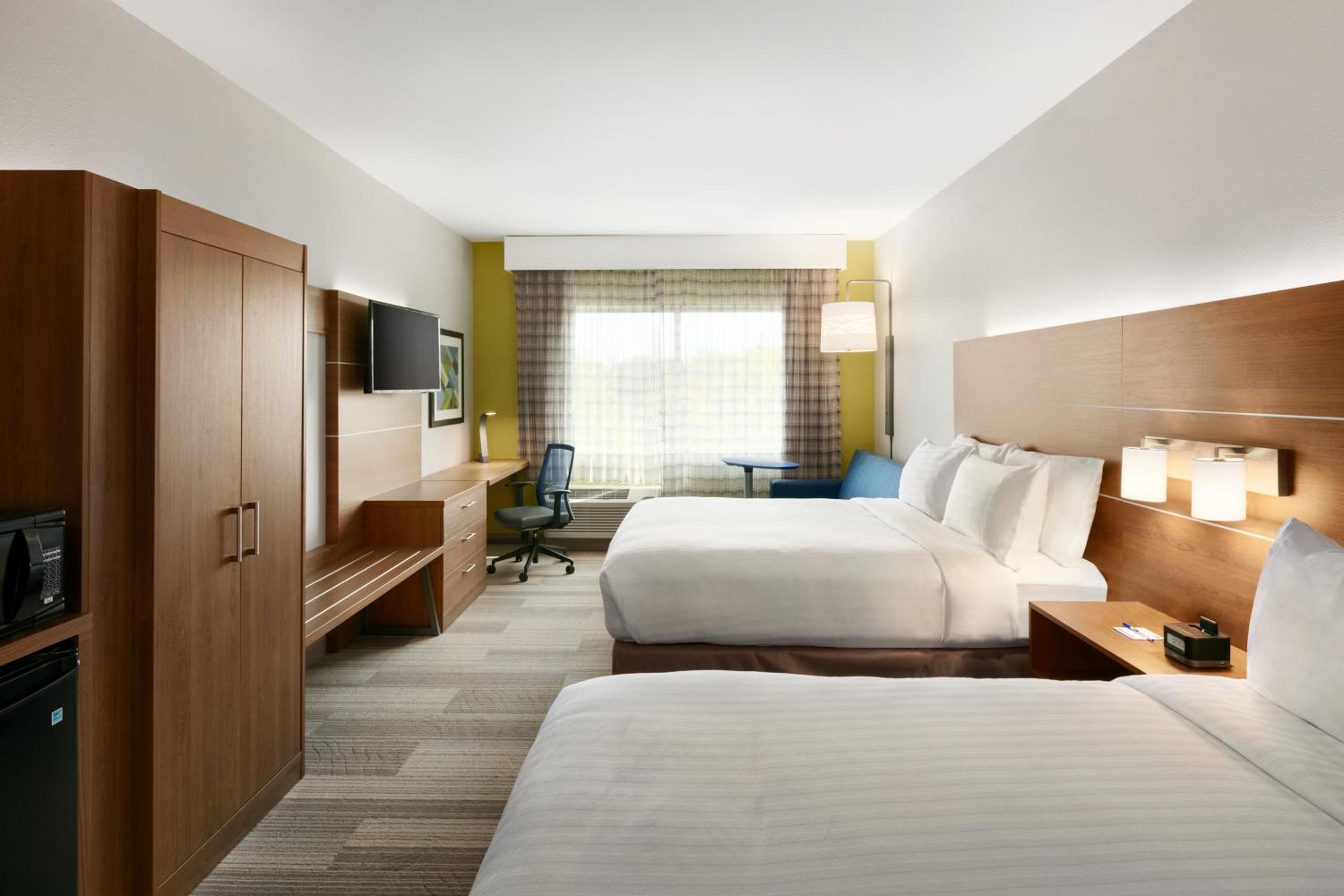 Standard Queen Room with Two Queen Beds
