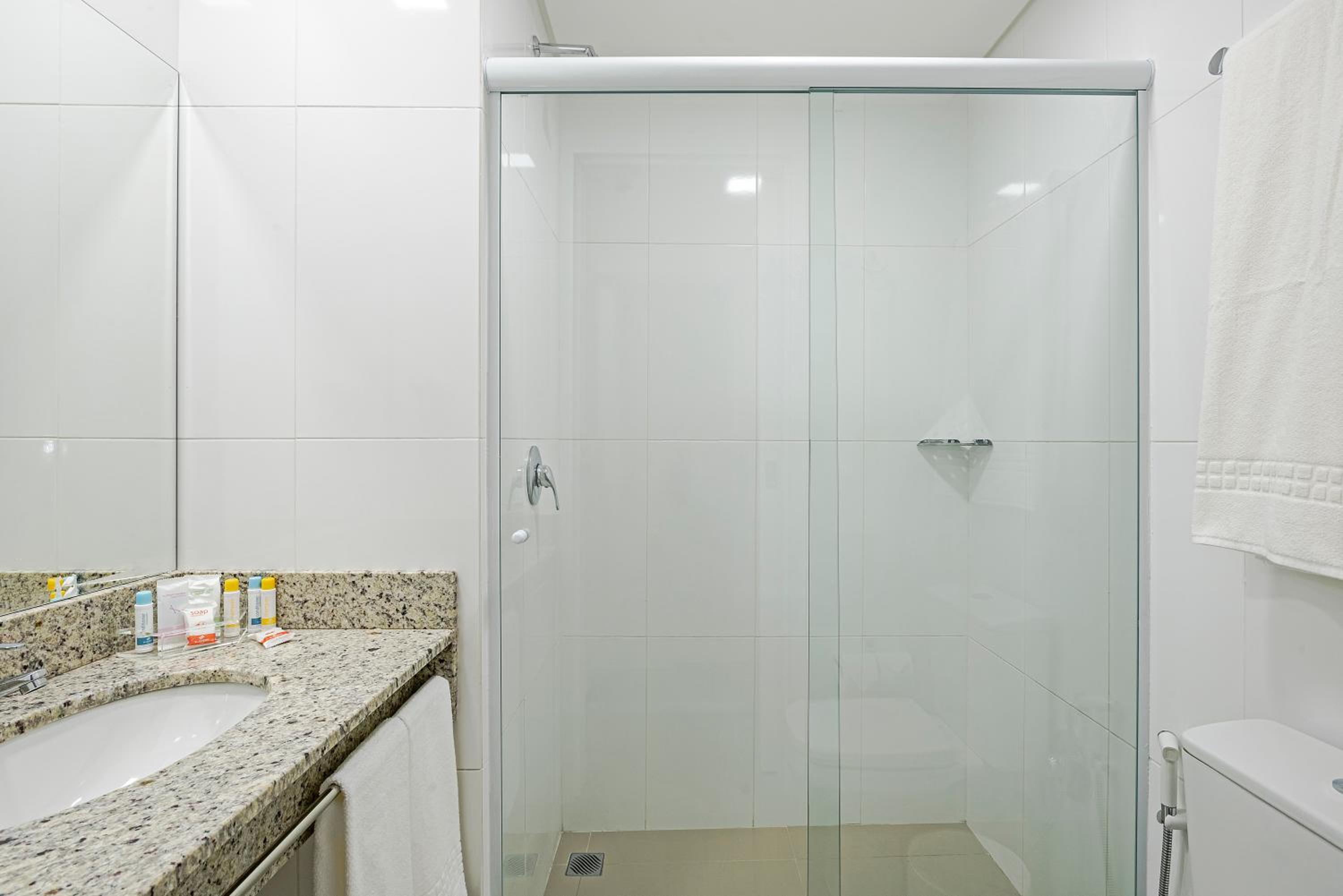 Standard Twin Room - Photo 5