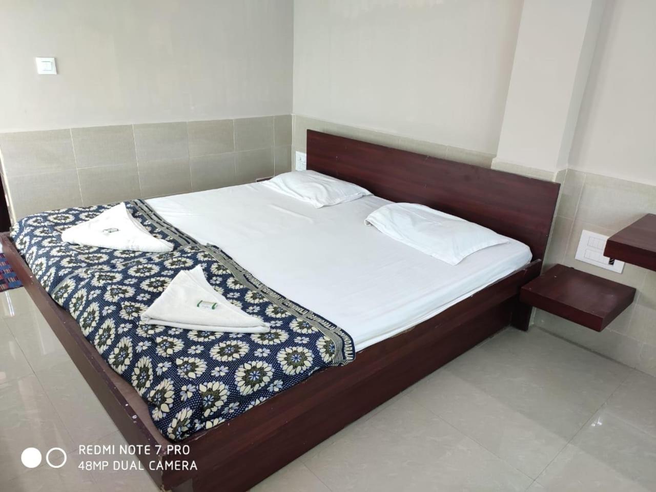 Deluxe Double Room - Photo 13