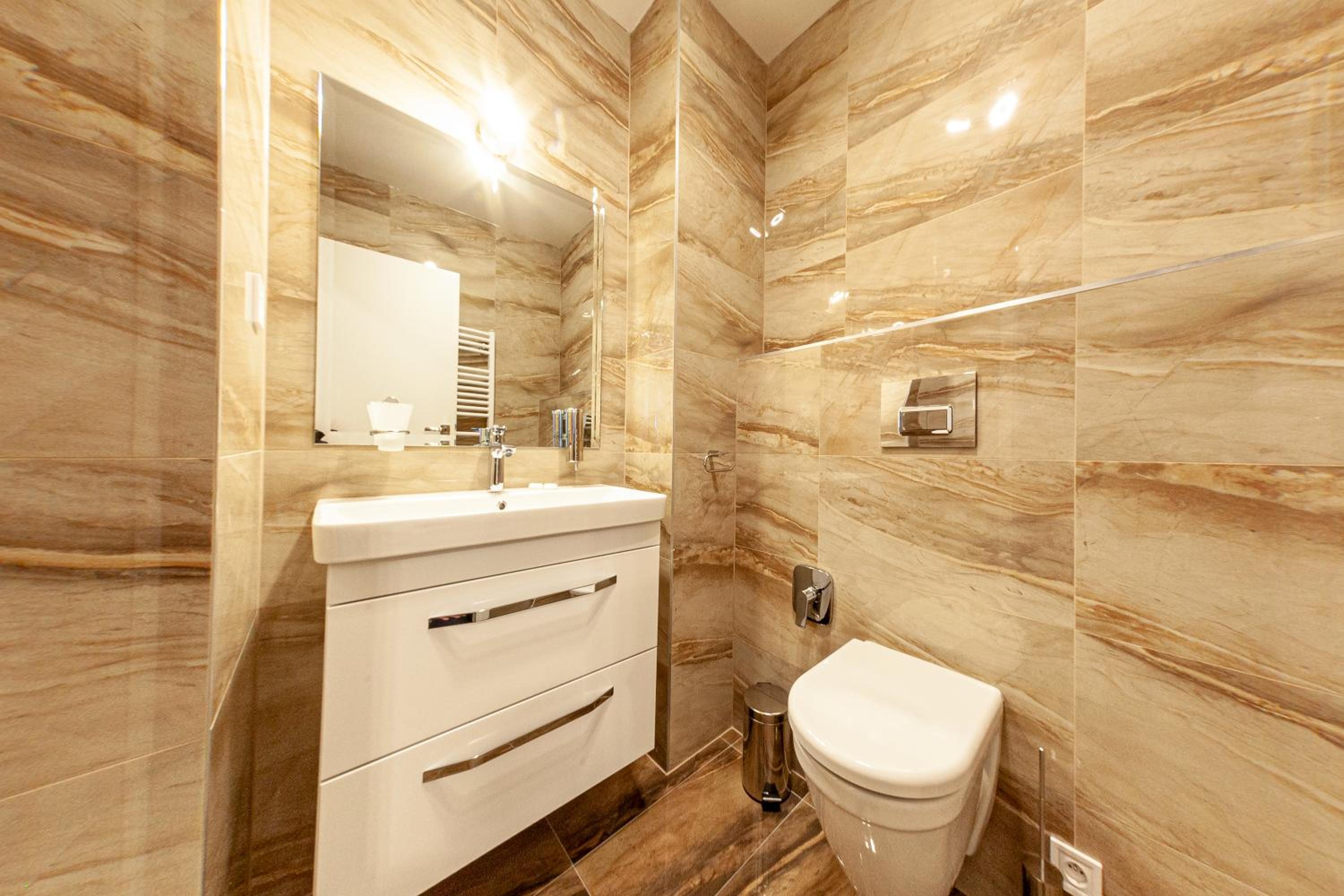Suite - Photo 6