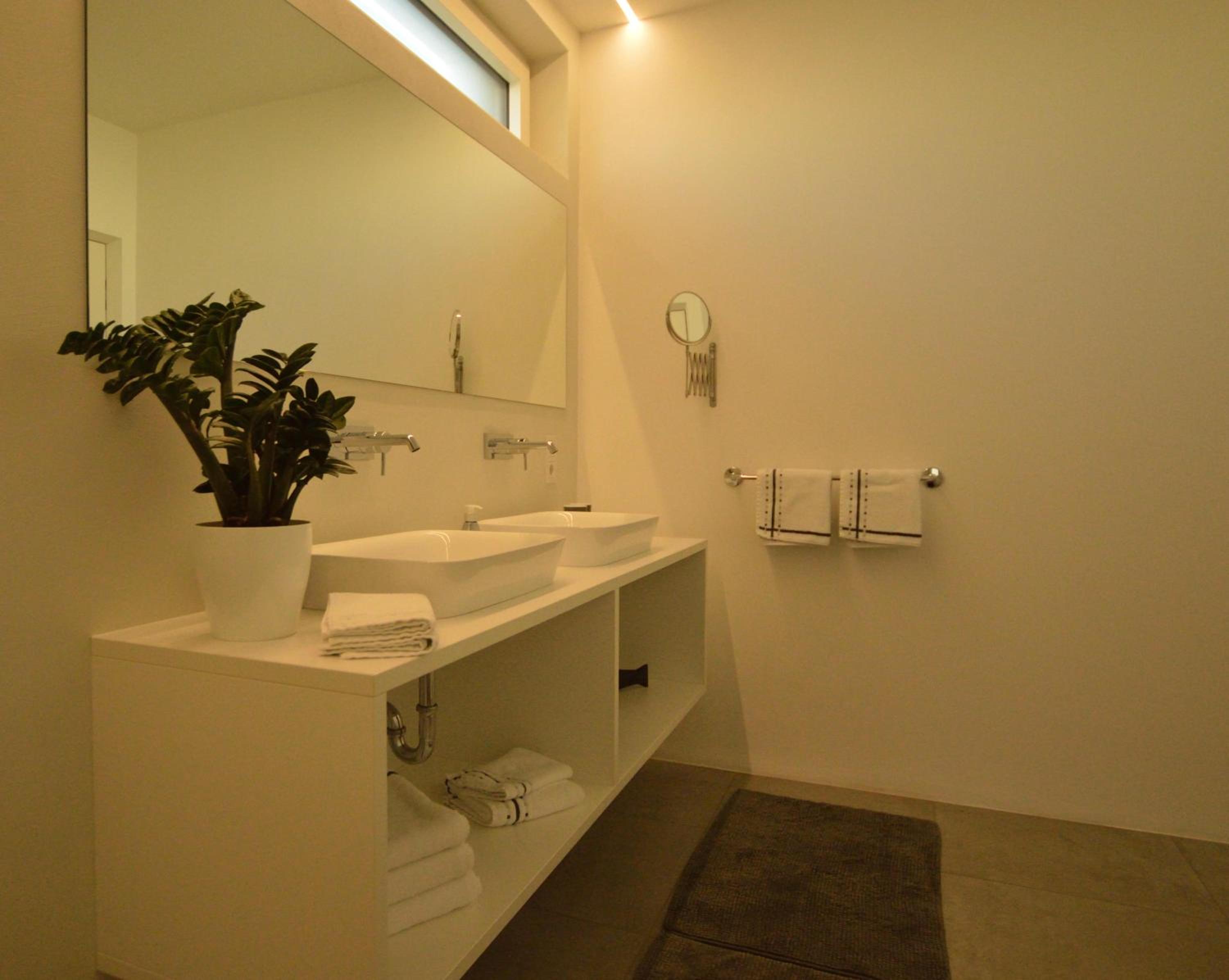 Three-Bedroom Apartment photo 2