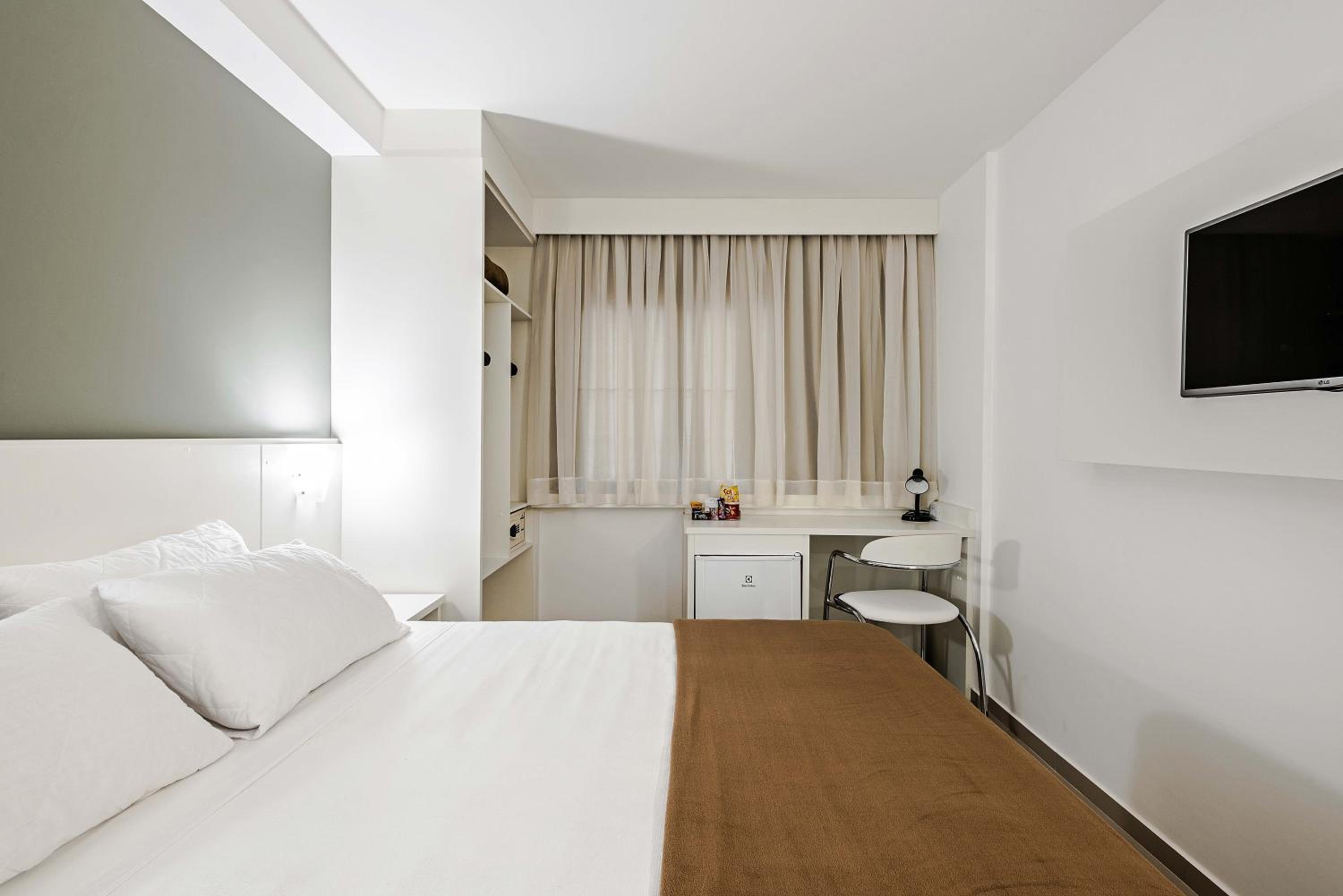 Standard Double Room - Photo 4