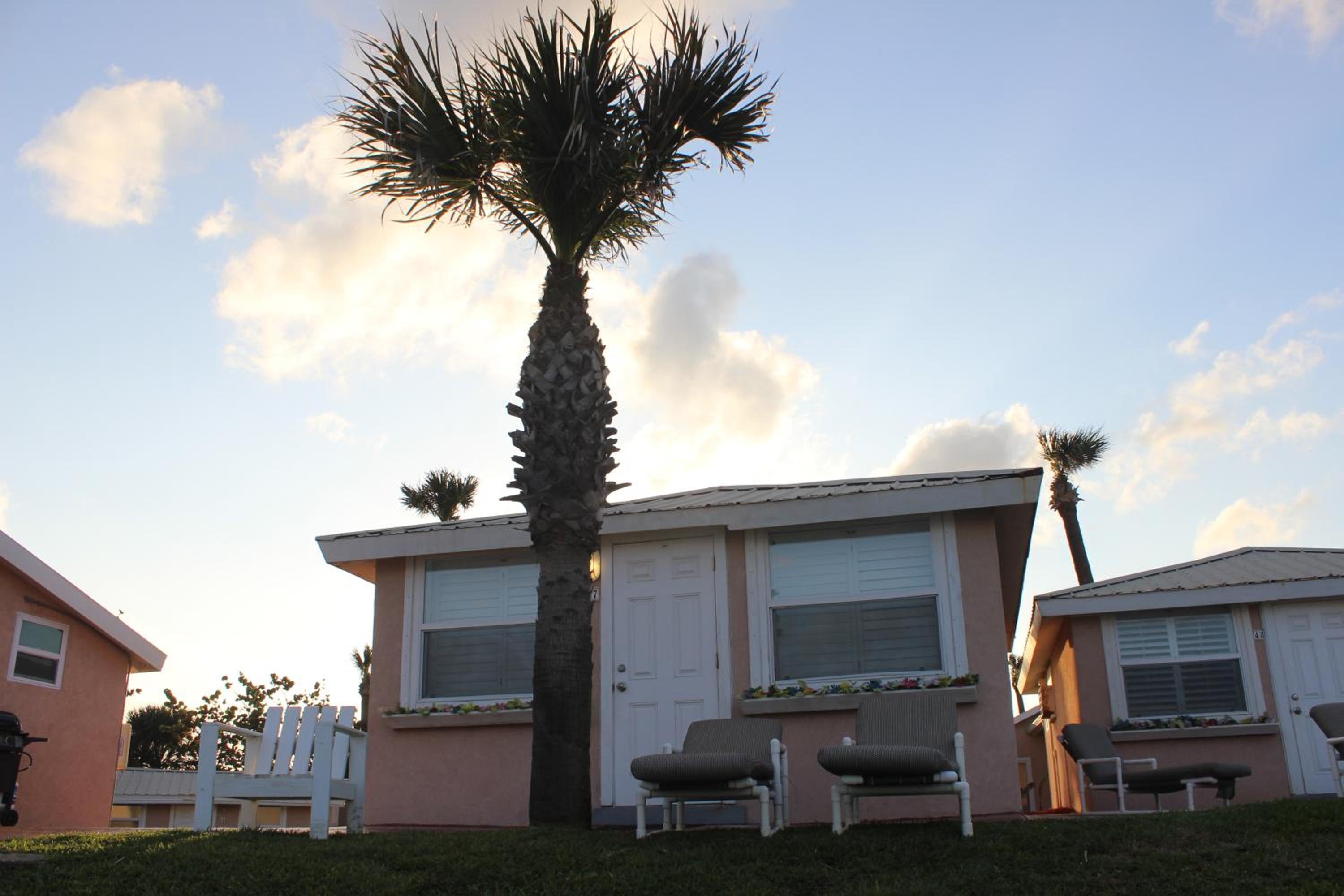 Cottage with Ocean Front - Photo 13