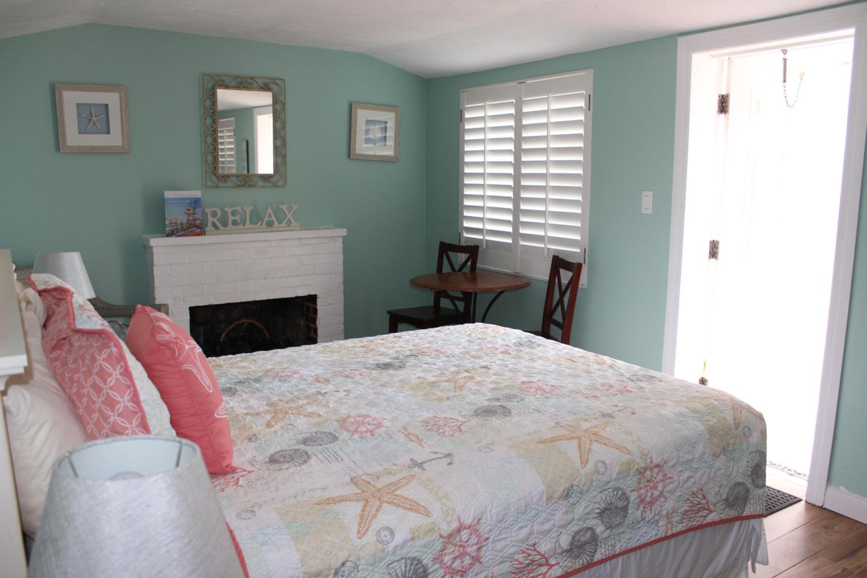 Cottage with Ocean Front - Photo 9